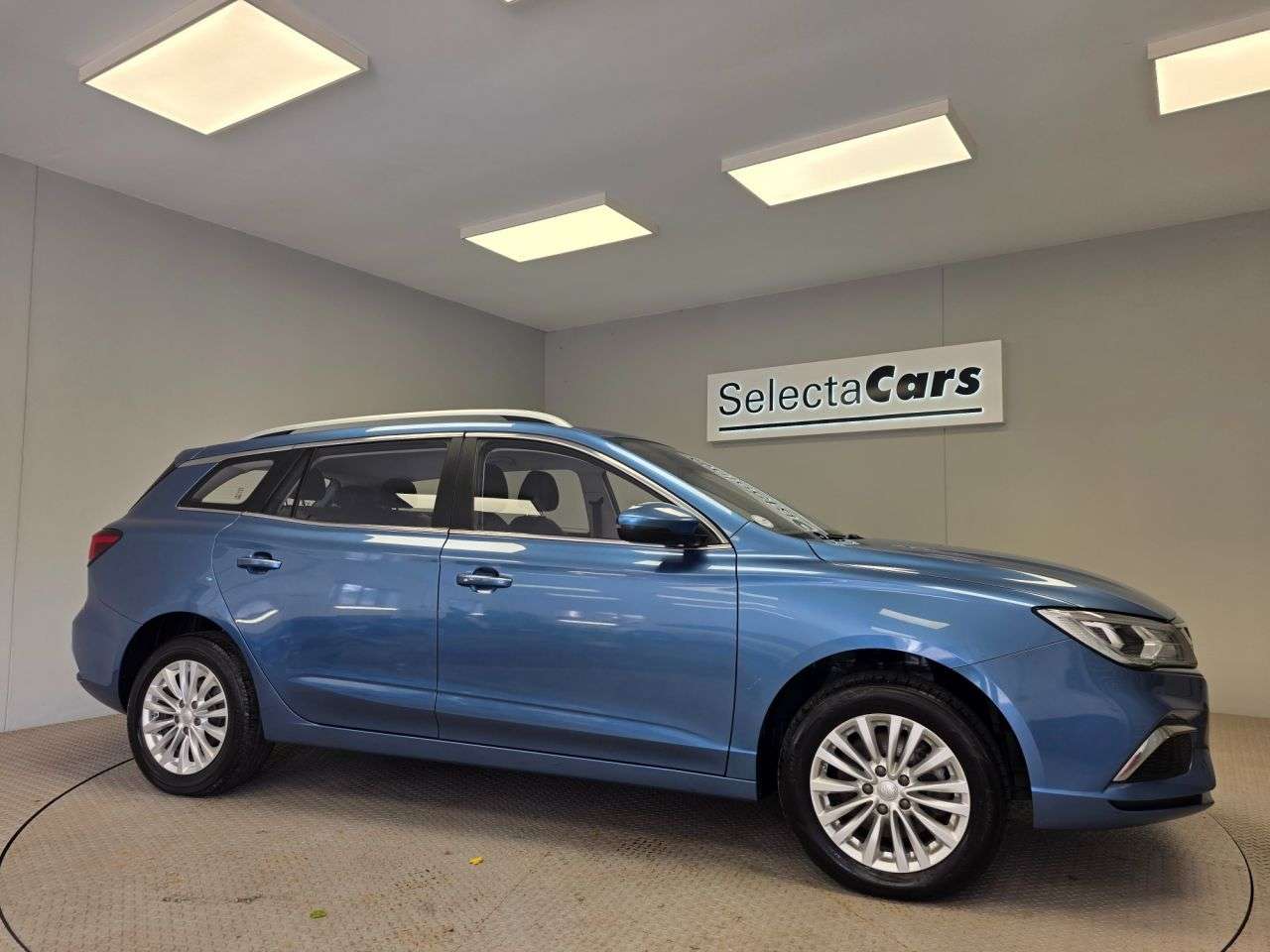 A 2022 MG 1100 61.1kWh Exclusive Long Range Estate 5dr Electric Auto (156 ps) A 2022 MG 1100 61.1kWh Exclusive Long Range Estate 5dr Electric Auto (156 ps)