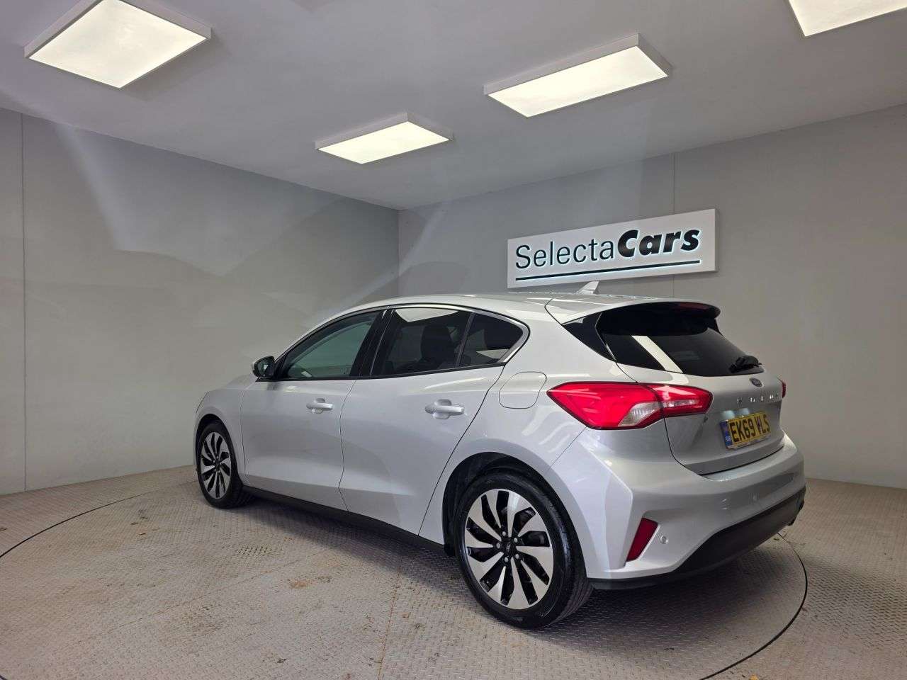 A 2019 FORD FOCUS 1.0T EcoBoost Zetec Hatchback 5dr Petrol Manual Euro 6 (s/s) (100 ps) A 2019 FORD FOCUS 1.0T EcoBoost Zetec Hatchback 5dr Petrol Manual Euro 6 (s/s) (100 ps)