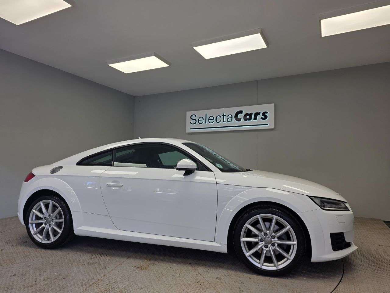 A 2016 AUDI TT 2.0 TFSI Sport Coupe 3dr Petrol S Tronic Euro 6 (s/s) (230 ps) A 2016 AUDI TT 2.0 TFSI Sport Coupe 3dr Petrol S Tronic Euro 6 (s/s) (230 ps)