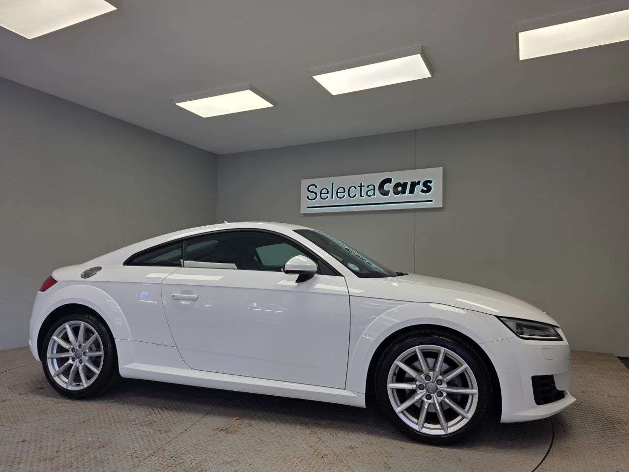 A 2016 AUDI TT 2.0 TFSI Sport Coupe 3dr Petrol S Tronic Euro 6 (s/s) (230 ps) A 2016 AUDI TT 2.0 TFSI Sport Coupe 3dr Petrol S Tronic Euro 6 (s/s) (230 ps)
