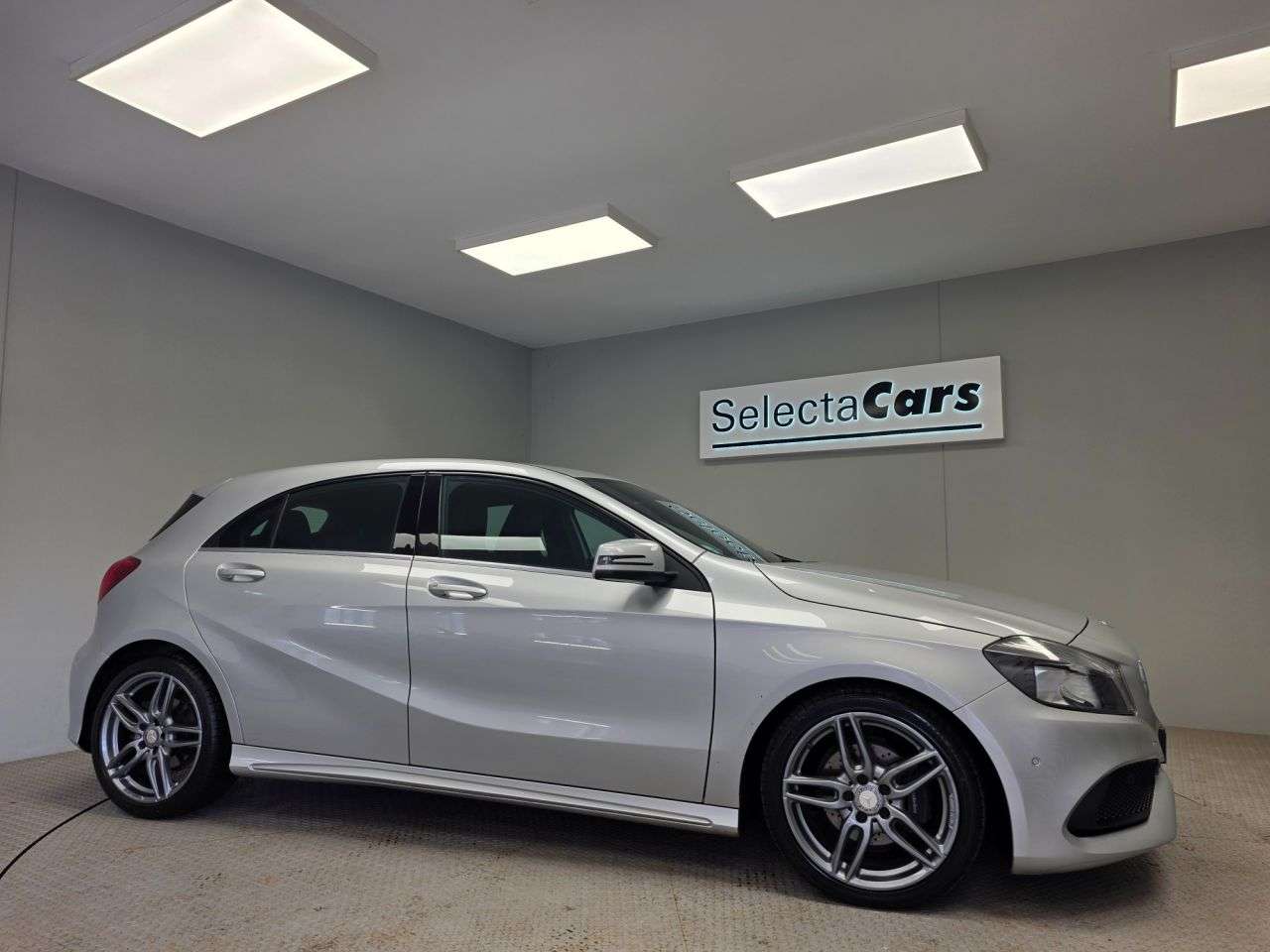 A 2017 MERCEDES-BENZ A CLASS 1.6 A200 AMG Line (Executive) Hatchback 5dr Petrol Manual Euro 6 (s/s) (156 A 2017 MERCEDES-BENZ A CLASS 1.6 A200 AMG Line (Executive) Hatchback 5dr Petrol Manual Euro 6 (s/s) (156