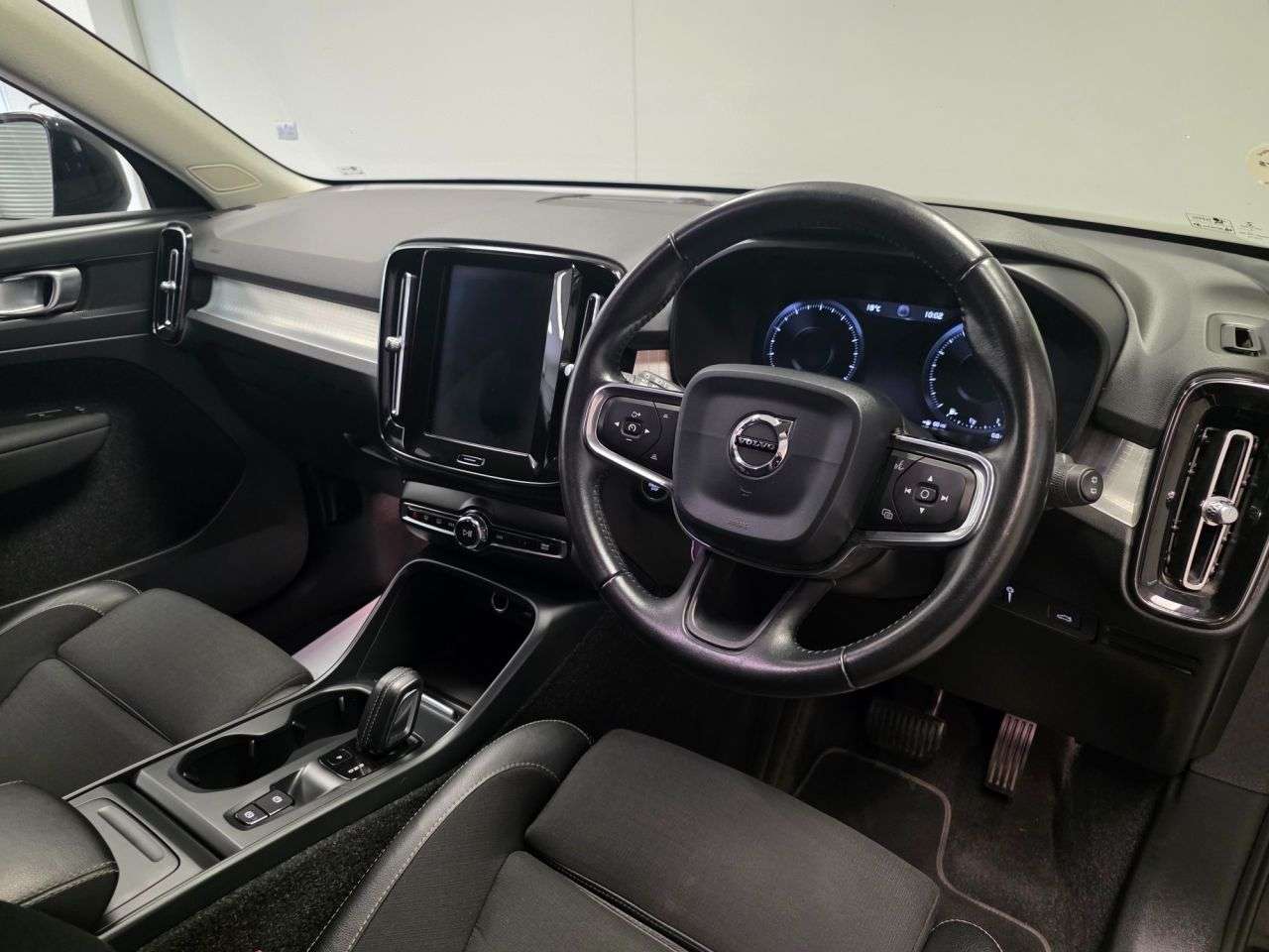 2019 VOLVO XC40 2019 VOLVO XC40