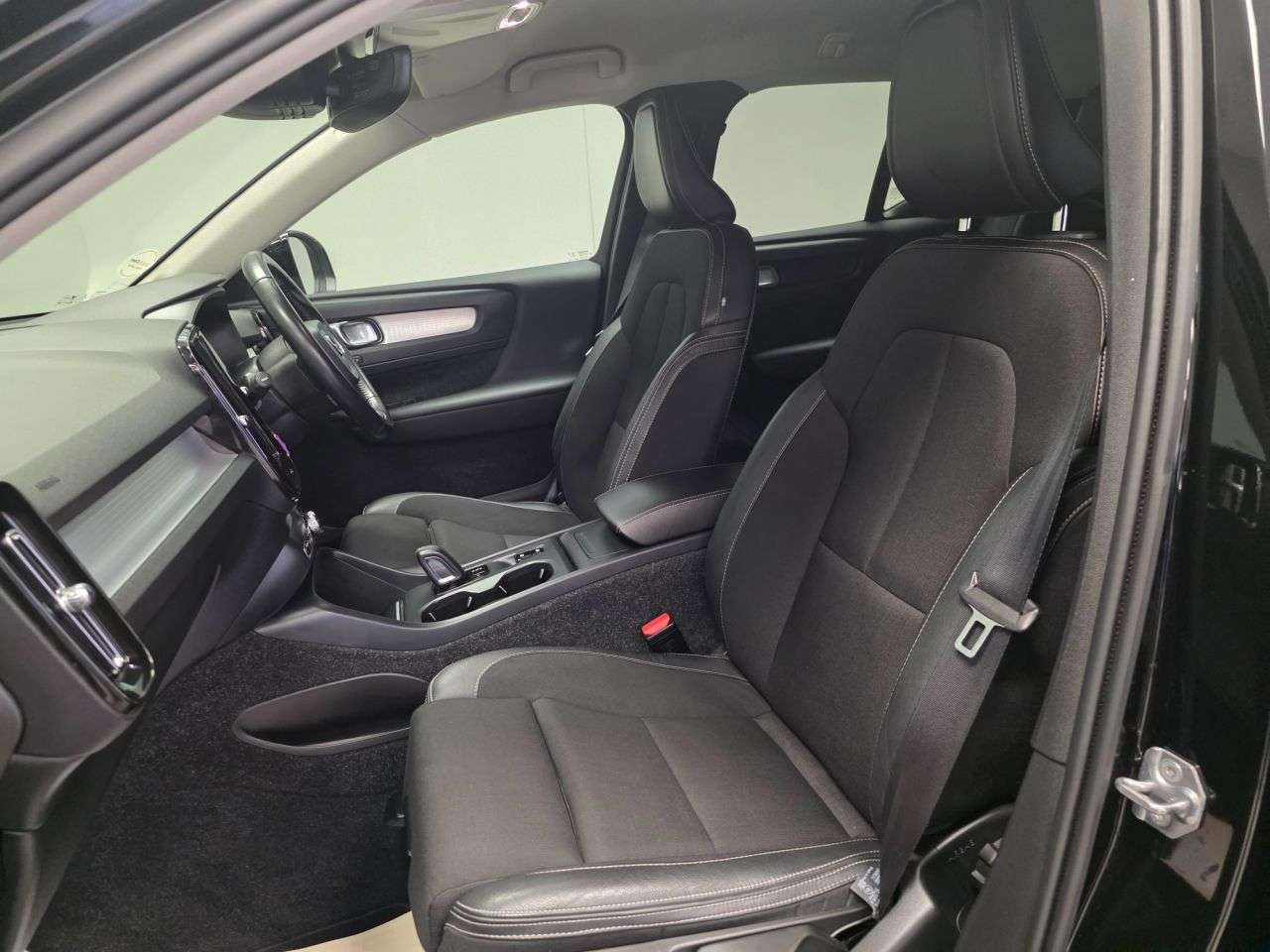 2019 VOLVO XC40 2019 VOLVO XC40