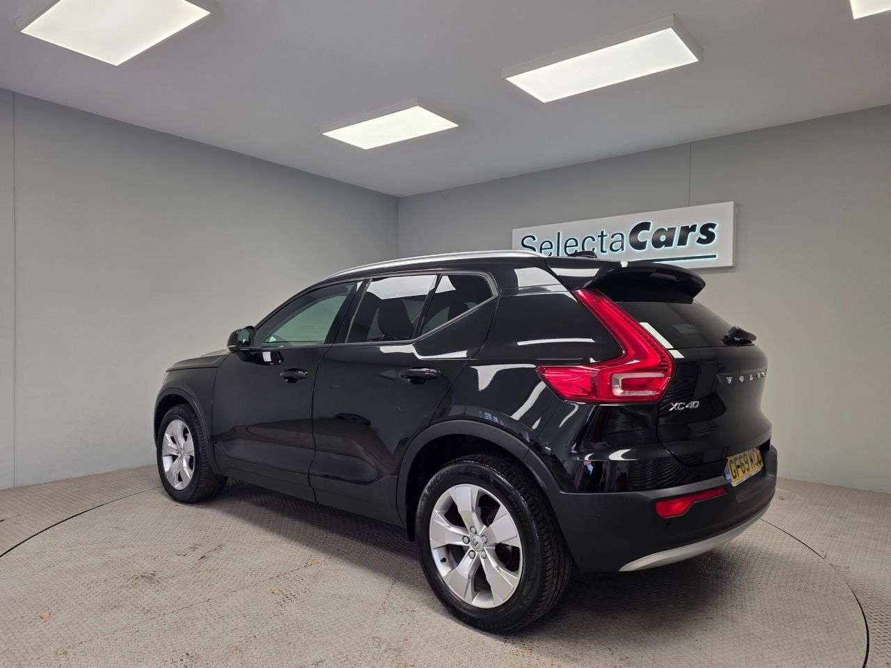 2019 VOLVO XC40 2019 VOLVO XC40