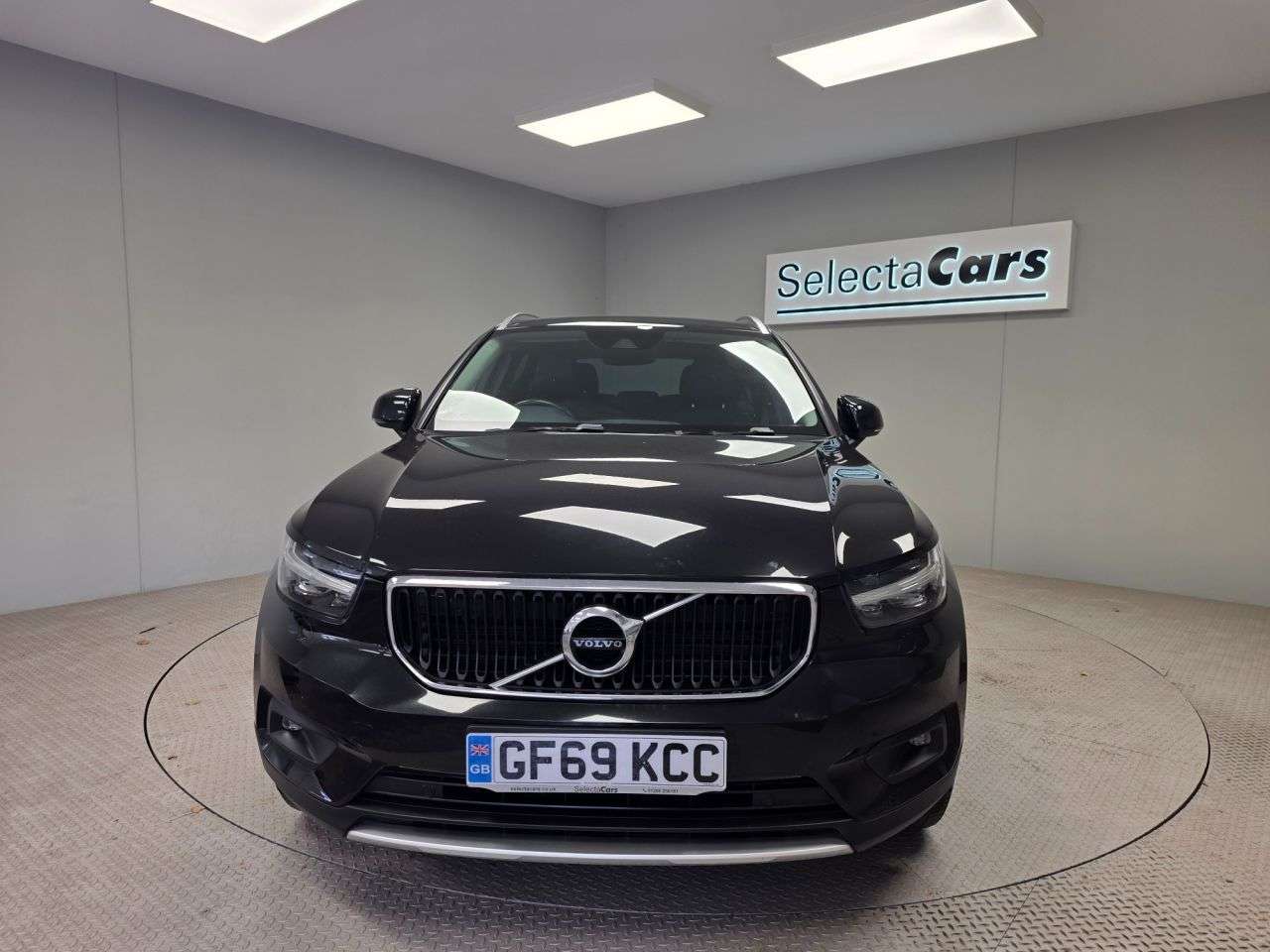A 2019 VOLVO XC40 1.5 T3 Momentum Pro SUV 5dr Petrol Auto Euro 6 (s/s) (163 ps) A 2019 VOLVO XC40 1.5 T3 Momentum Pro SUV 5dr Petrol Auto Euro 6 (s/s) (163 ps)