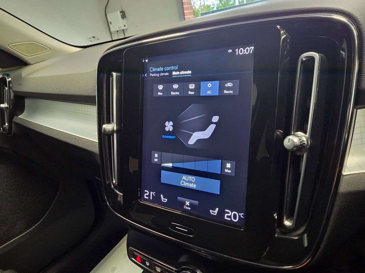 2019 VOLVO XC40 2019 VOLVO XC40