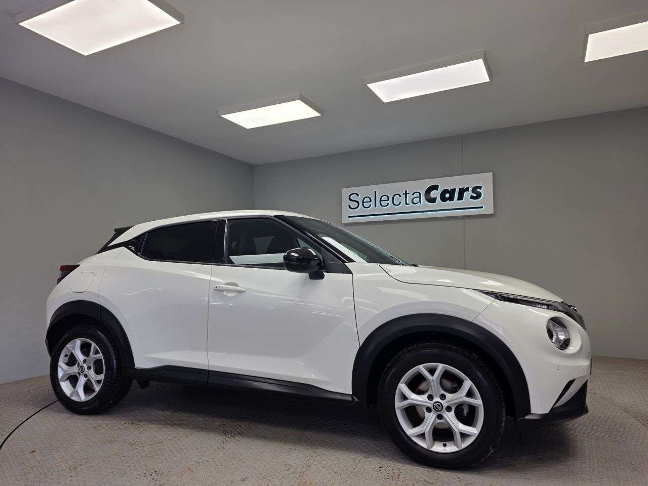 A 2020 NISSAN JUKE 1.0 DIG-T N-Connecta SUV 5dr Petrol Manual Euro 6 (s/s) (114 ps) A 2020 NISSAN JUKE 1.0 DIG-T N-Connecta SUV 5dr Petrol Manual Euro 6 (s/s) (114 ps)
