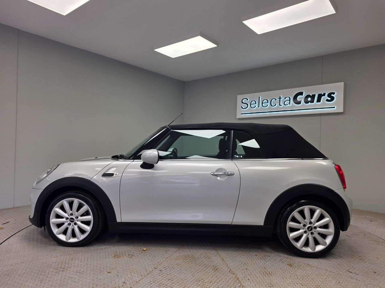 2017 MINI CONVERTIBLE 2017 MINI CONVERTIBLE