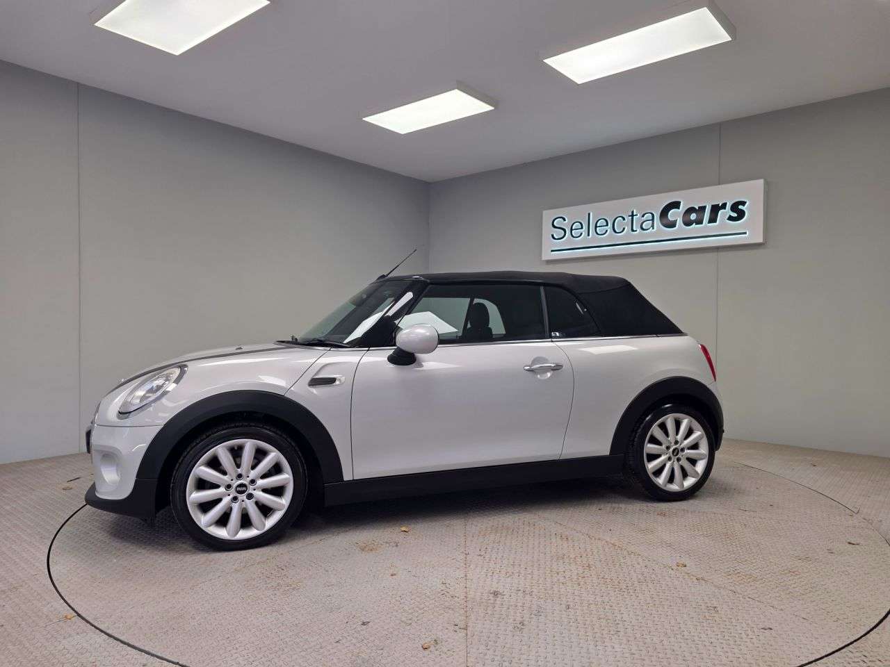 2017 MINI CONVERTIBLE 2017 MINI CONVERTIBLE