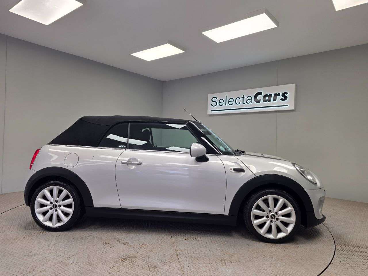 2017 MINI CONVERTIBLE 2017 MINI CONVERTIBLE