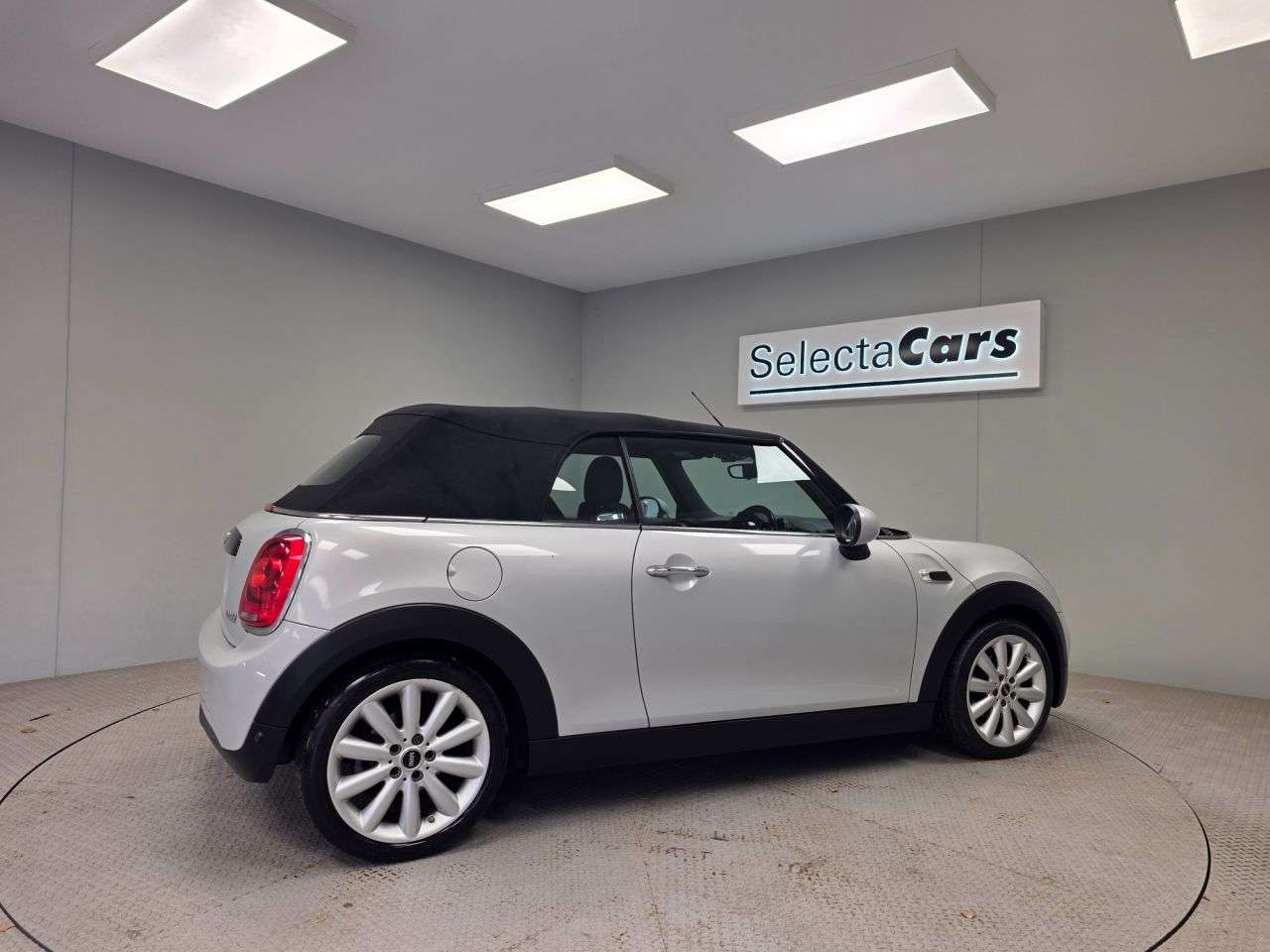 2017 MINI CONVERTIBLE 2017 MINI CONVERTIBLE