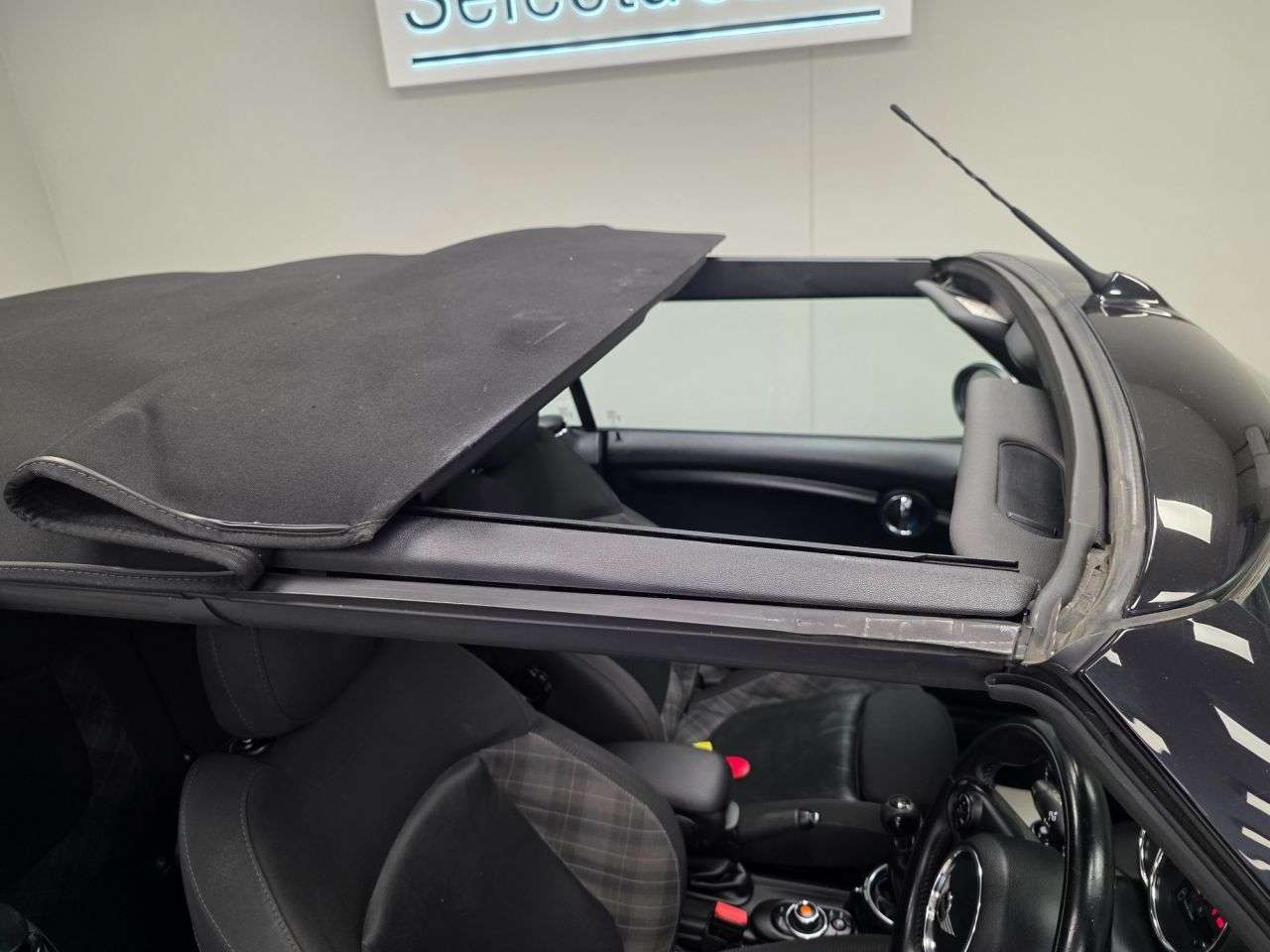 2017 MINI CONVERTIBLE 2017 MINI CONVERTIBLE