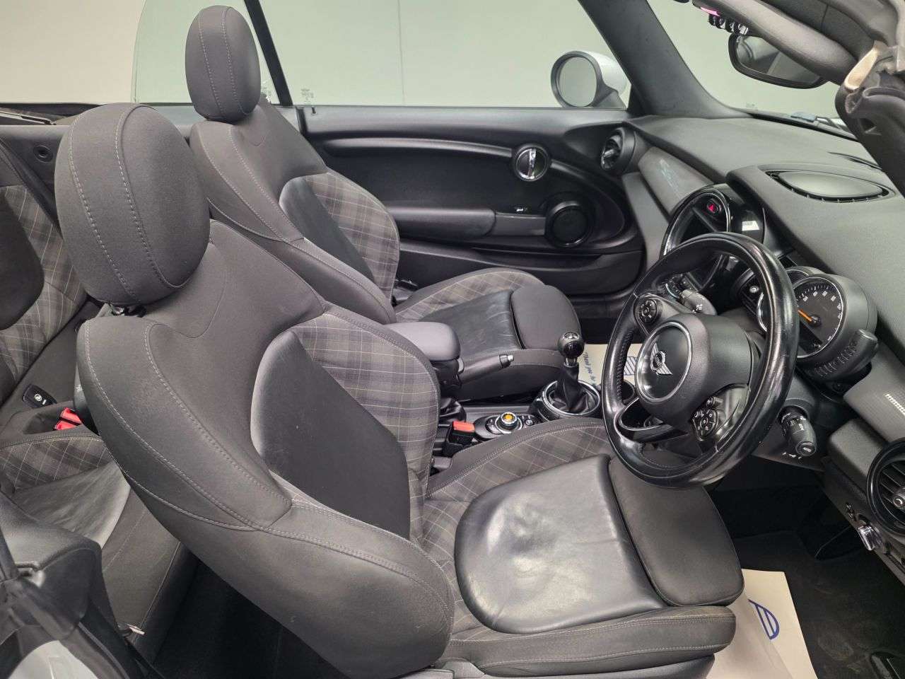 2017 MINI CONVERTIBLE 2017 MINI CONVERTIBLE