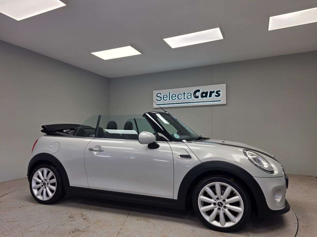 2017 MINI CONVERTIBLE 2017 MINI CONVERTIBLE