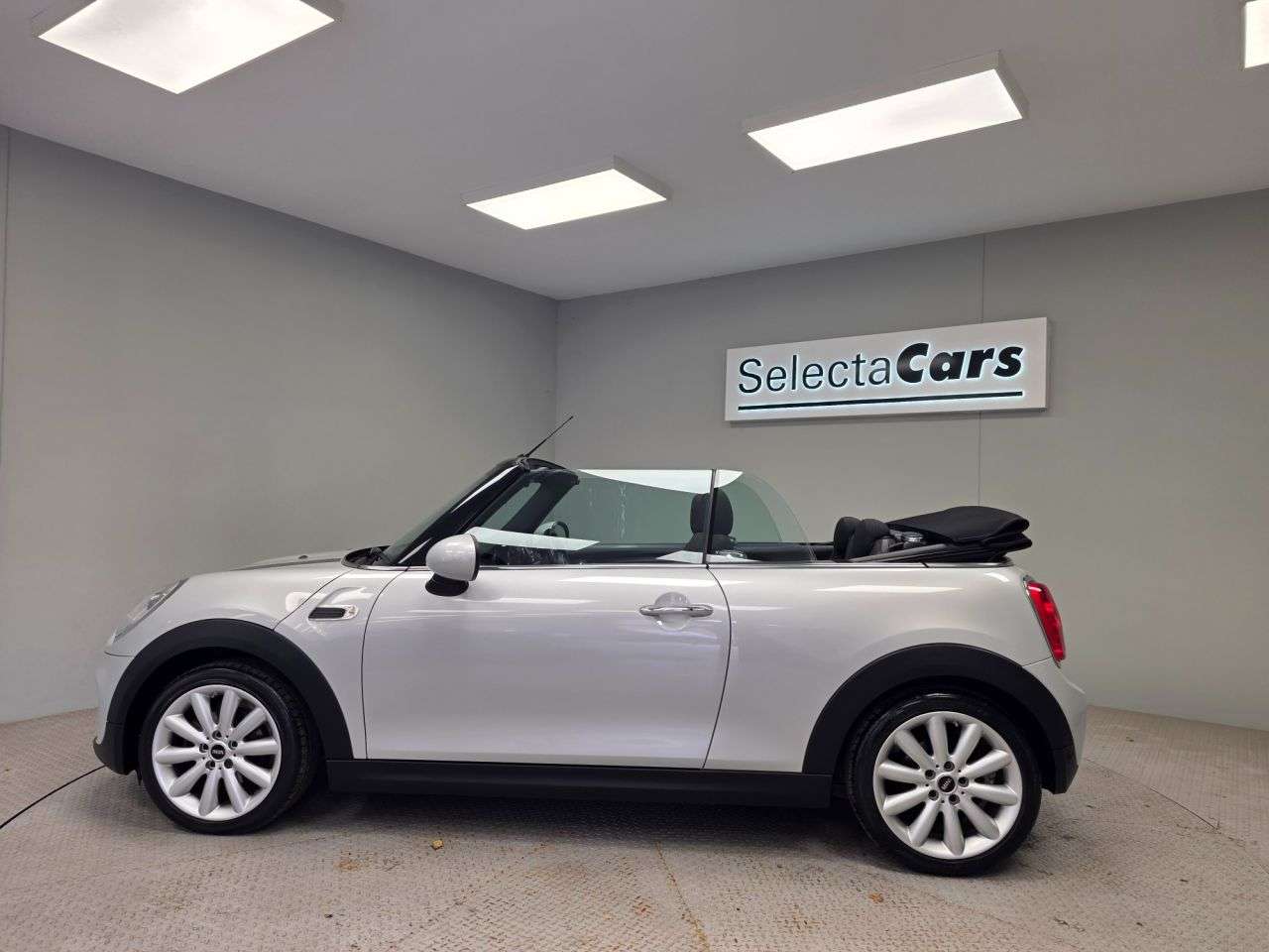 2017 MINI CONVERTIBLE 2017 MINI CONVERTIBLE