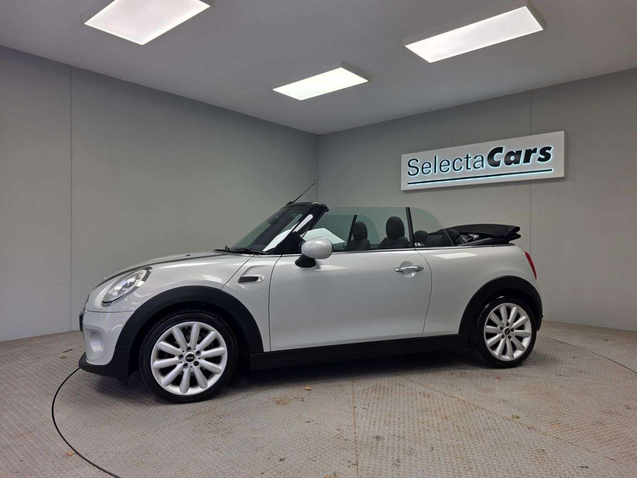 2017 MINI CONVERTIBLE 2017 MINI CONVERTIBLE