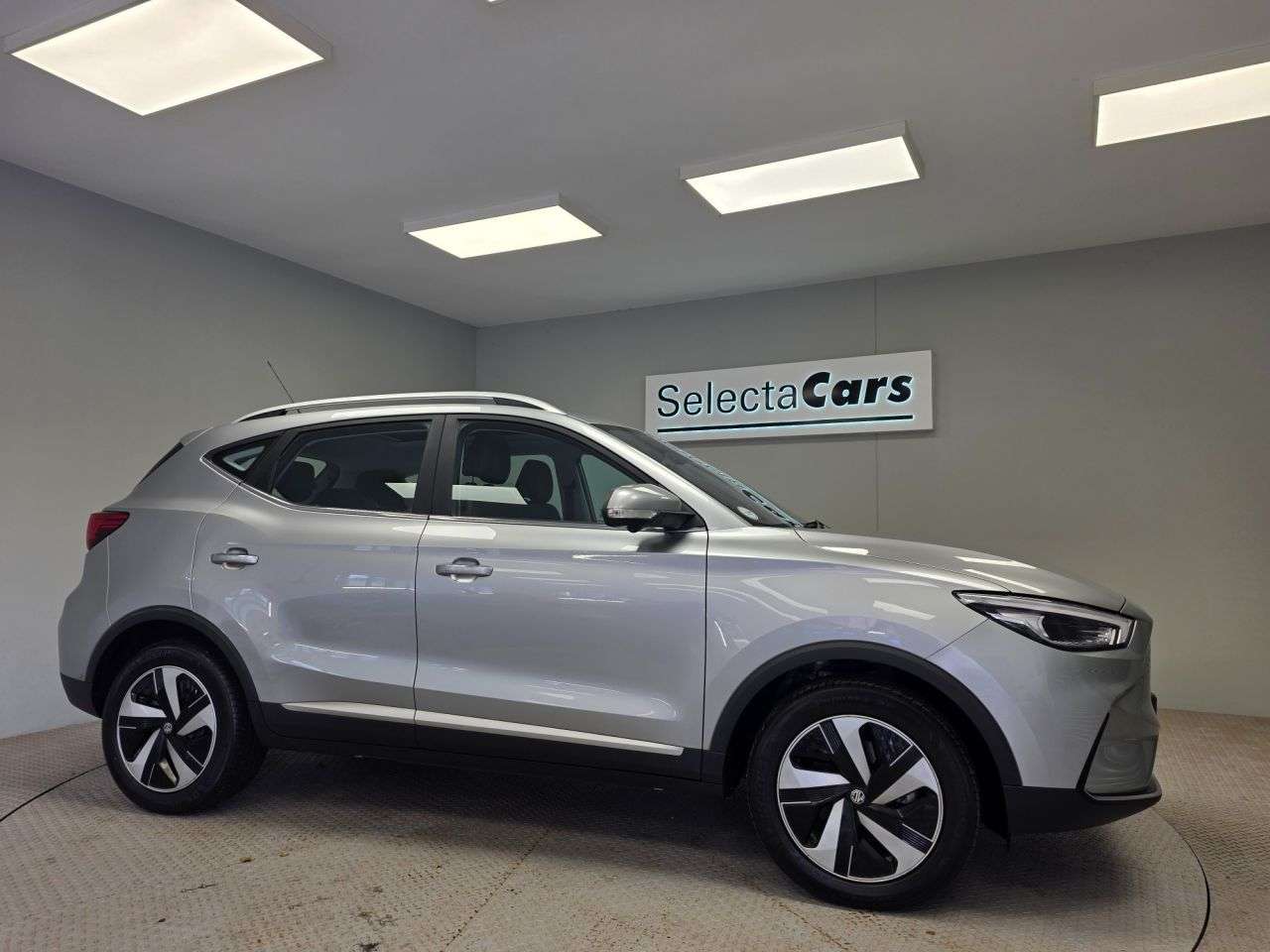 A 2022 MG MG ZS 51.1kWh Trophy SUV 5dr Electric Auto (176 ps) A 2022 MG MG ZS 51.1kWh Trophy SUV 5dr Electric Auto (176 ps)