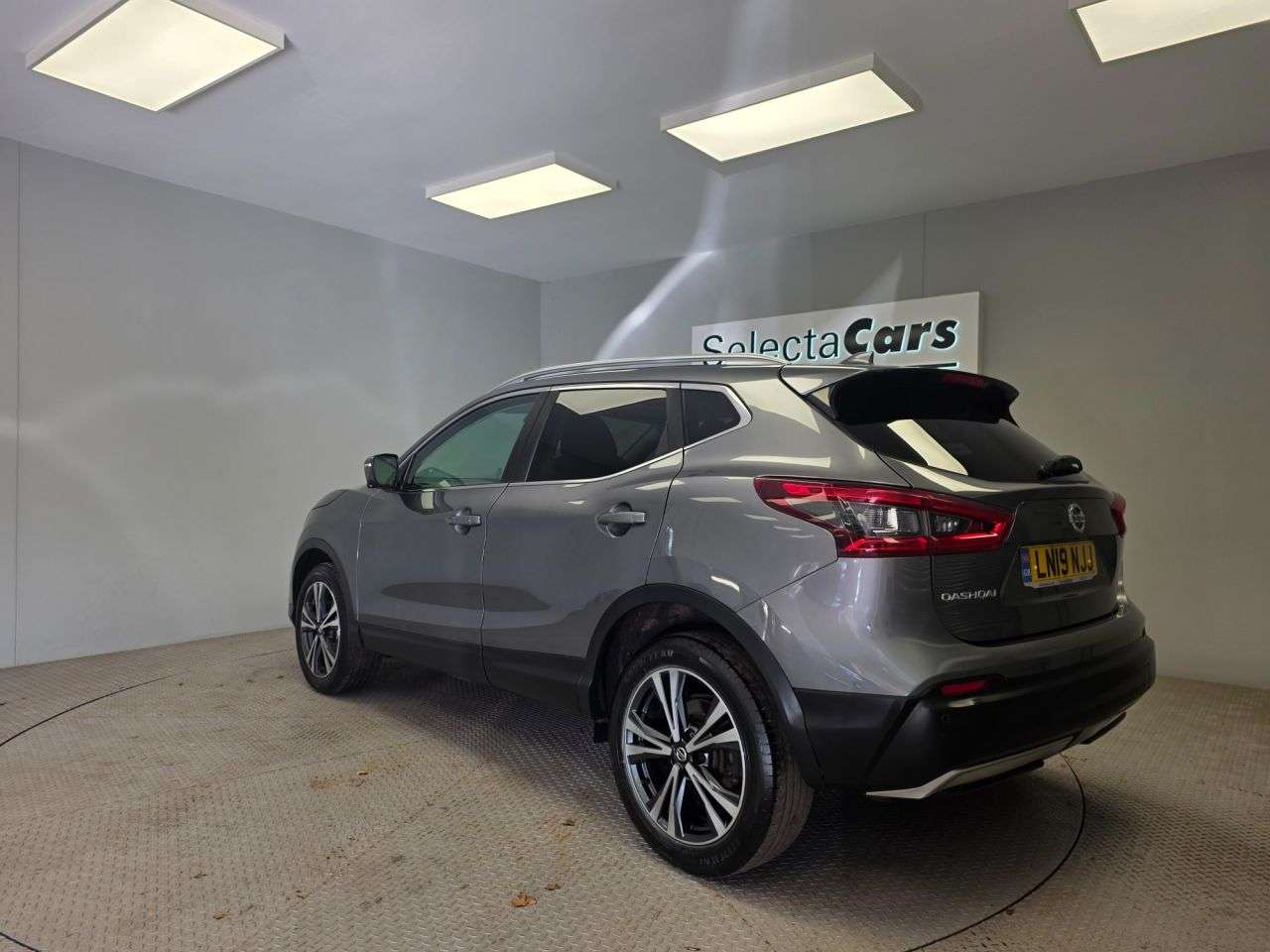 A 2019 NISSAN QASHQAI 1.3 DIG-T N-Connecta SUV 5dr Petrol Manual Euro 6 (s/s) (140 ps) A 2019 NISSAN QASHQAI 1.3 DIG-T N-Connecta SUV 5dr Petrol Manual Euro 6 (s/s) (140 ps)