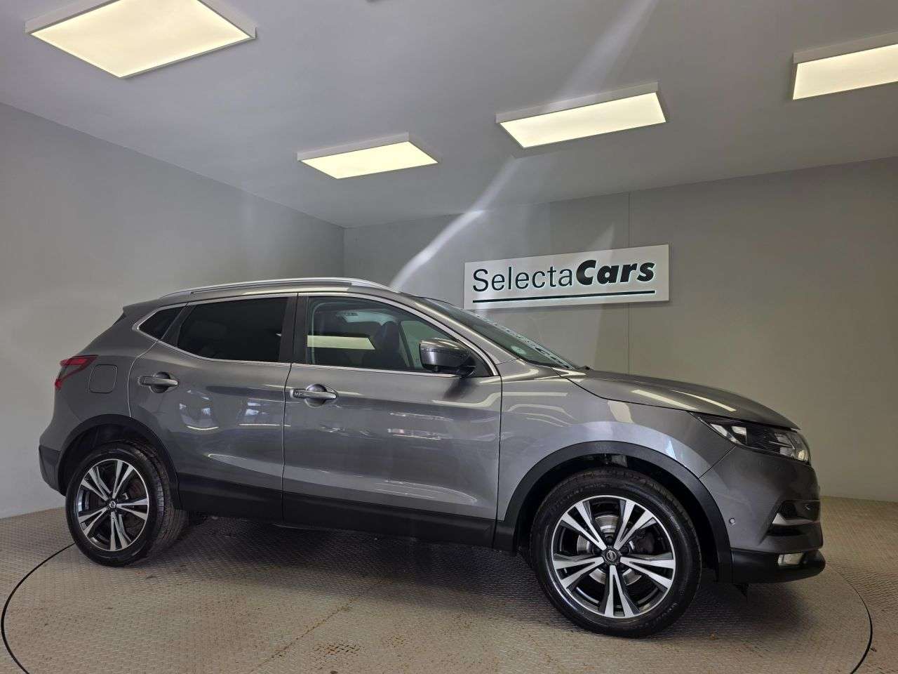 A 2019 NISSAN QASHQAI 1.3 DIG-T N-Connecta SUV 5dr Petrol Manual Euro 6 (s/s) (140 ps) A 2019 NISSAN QASHQAI 1.3 DIG-T N-Connecta SUV 5dr Petrol Manual Euro 6 (s/s) (140 ps)