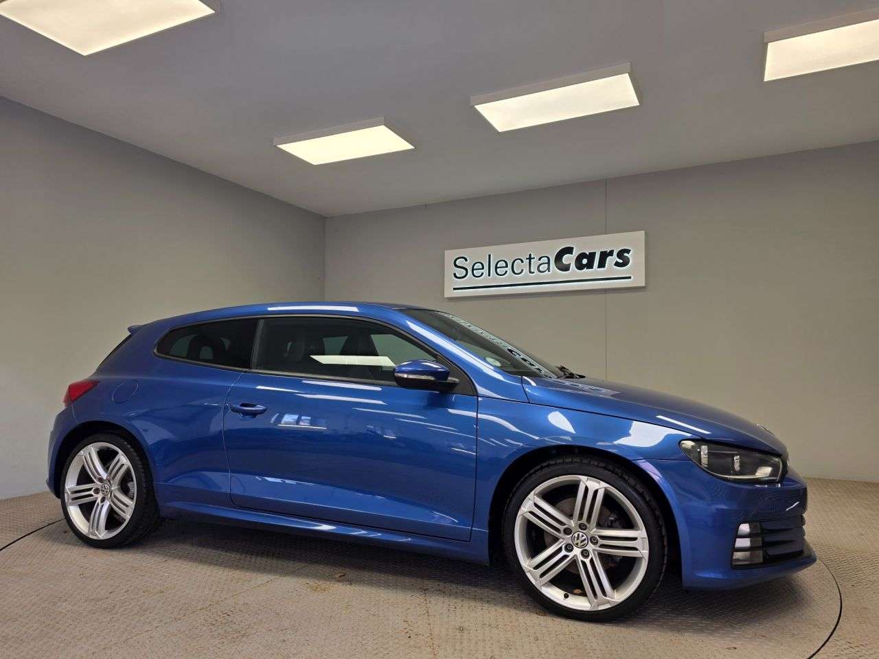 A 2016 VOLKSWAGEN SCIROCCO R LINE TSI BLUEMOTION TECHNOLOGY A 2016 VOLKSWAGEN SCIROCCO R LINE TSI BLUEMOTION TECHNOLOGY