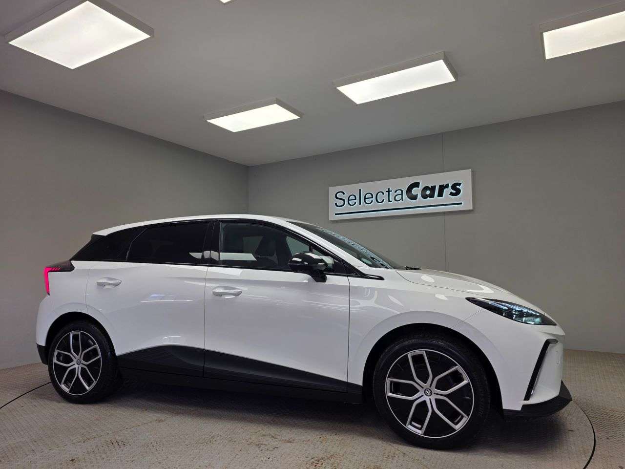 A 2024 MG 1100 64kWh Trophy Long Range Hatchback 5dr Electric Auto (203 ps) A 2024 MG 1100 64kWh Trophy Long Range Hatchback 5dr Electric Auto (203 ps)
