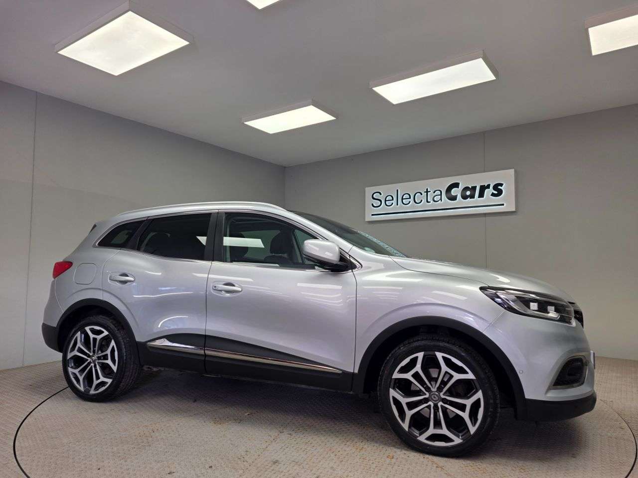 A 2020 RENAULT KADJAR 1.3 TCe GT Line SUV 5dr Petrol Manual Euro 6 (s/s) (140 ps) A 2020 RENAULT KADJAR 1.3 TCe GT Line SUV 5dr Petrol Manual Euro 6 (s/s) (140 ps)