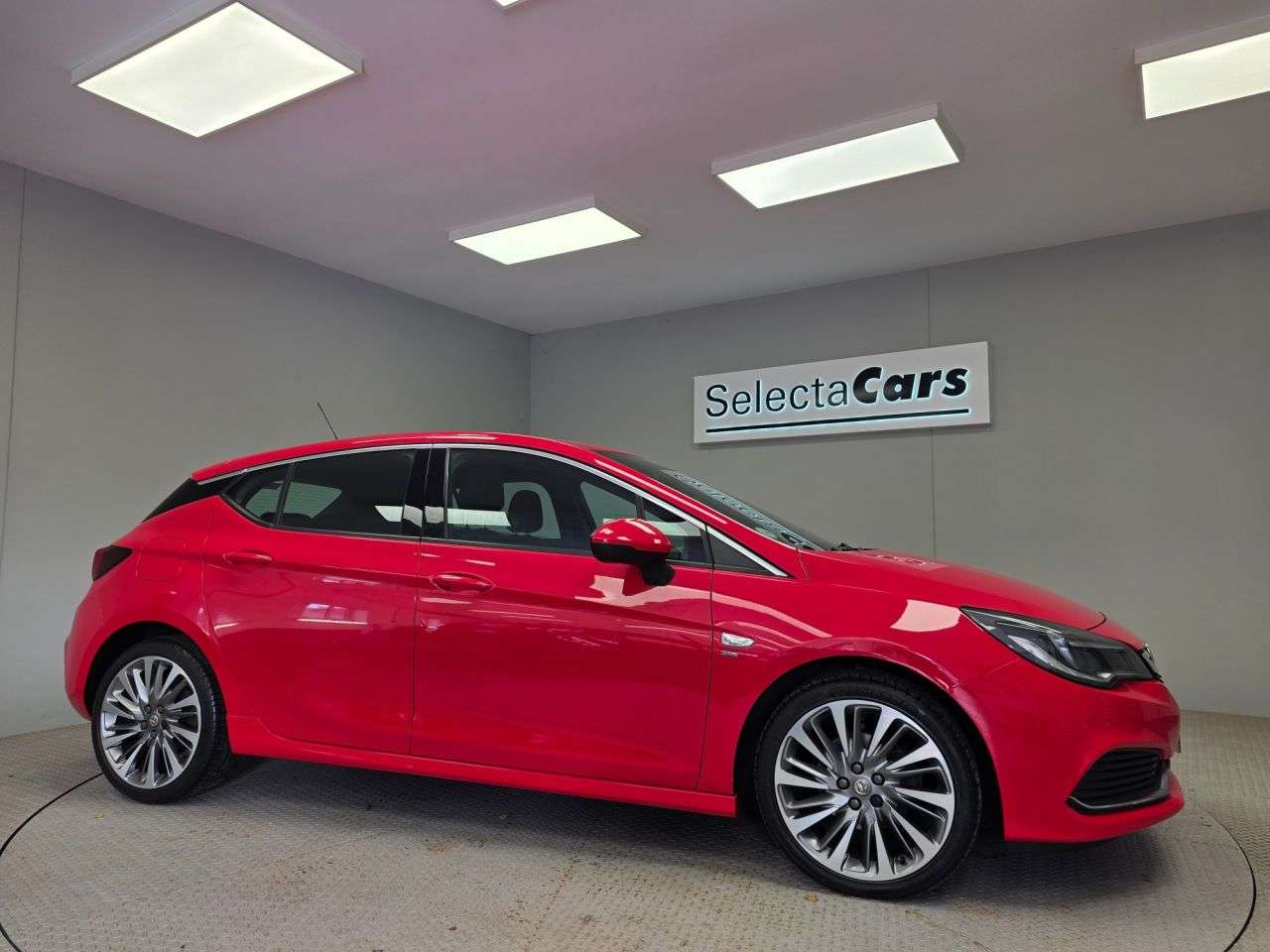 A 2019 VAUXHALL ASTRA 1.4i Turbo SRi VX Line Nav Hatchback 5dr Petrol Manual Euro 6 (s/s) (150 ps A 2019 VAUXHALL ASTRA 1.4i Turbo SRi VX Line Nav Hatchback 5dr Petrol Manual Euro 6 (s/s) (150 ps