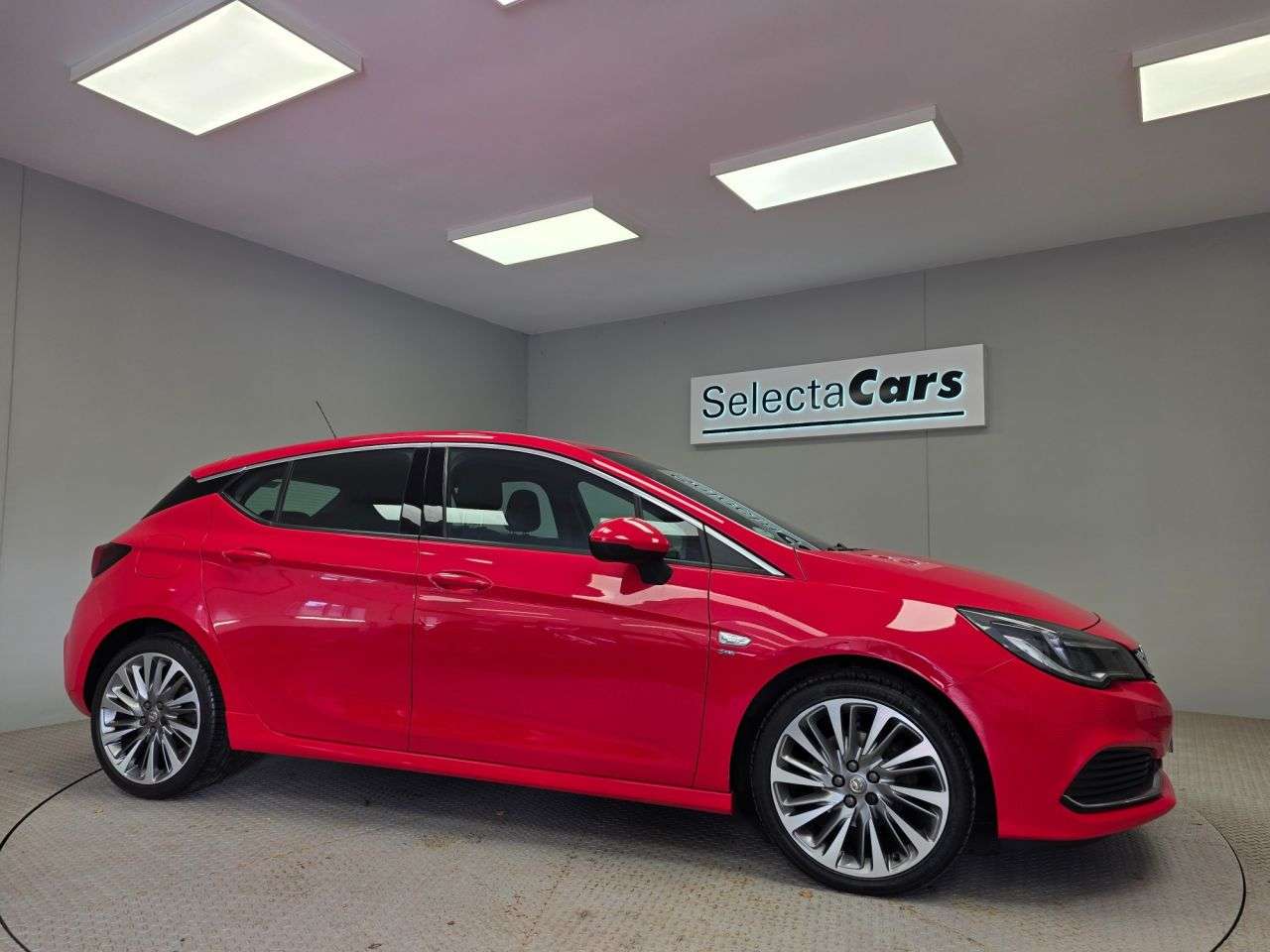 A 2019 VAUXHALL ASTRA 1.4i Turbo SRi VX Line Nav Hatchback 5dr Petrol Manual Euro 6 (s/s) (150 ps A 2019 VAUXHALL ASTRA 1.4i Turbo SRi VX Line Nav Hatchback 5dr Petrol Manual Euro 6 (s/s) (150 ps