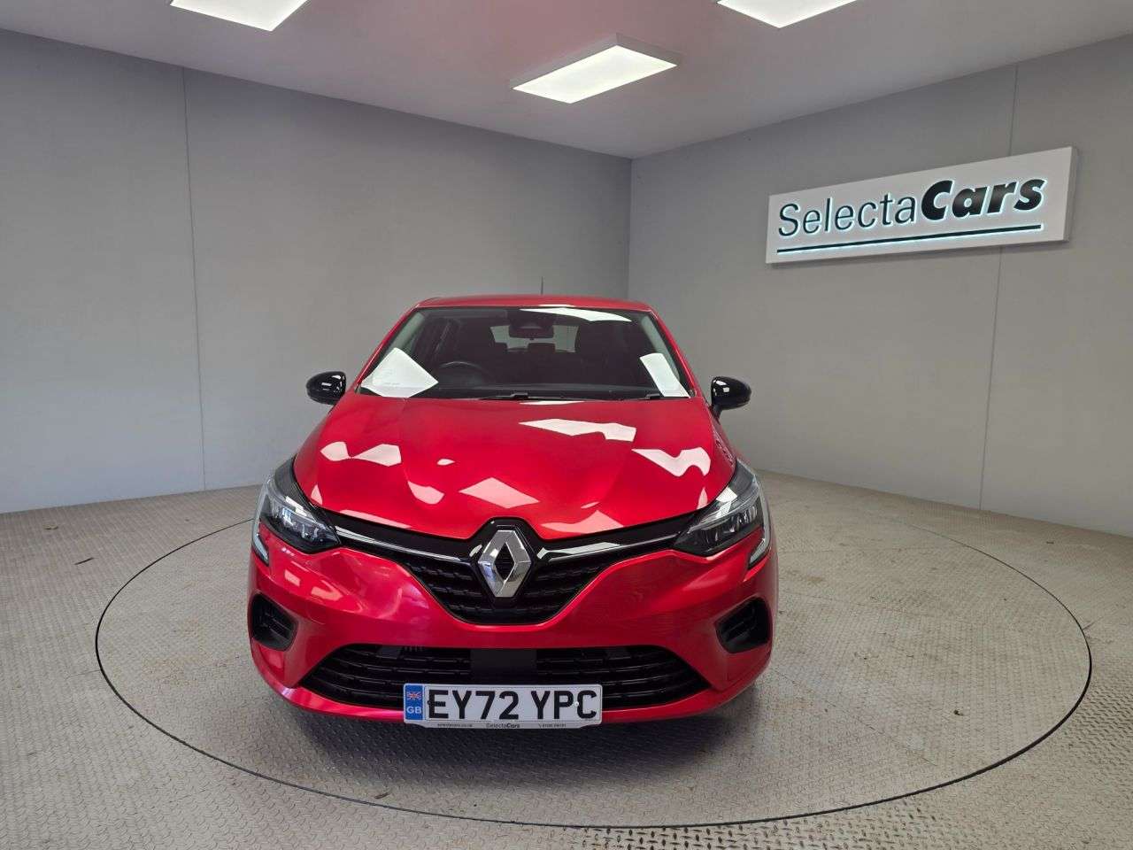 A 2022 RENAULT CLIO 1.0 TCe Evolution Hatchback 5dr Petrol Manual Euro 6 (s/s) (90 ps) A 2022 RENAULT CLIO 1.0 TCe Evolution Hatchback 5dr Petrol Manual Euro 6 (s/s) (90 ps)