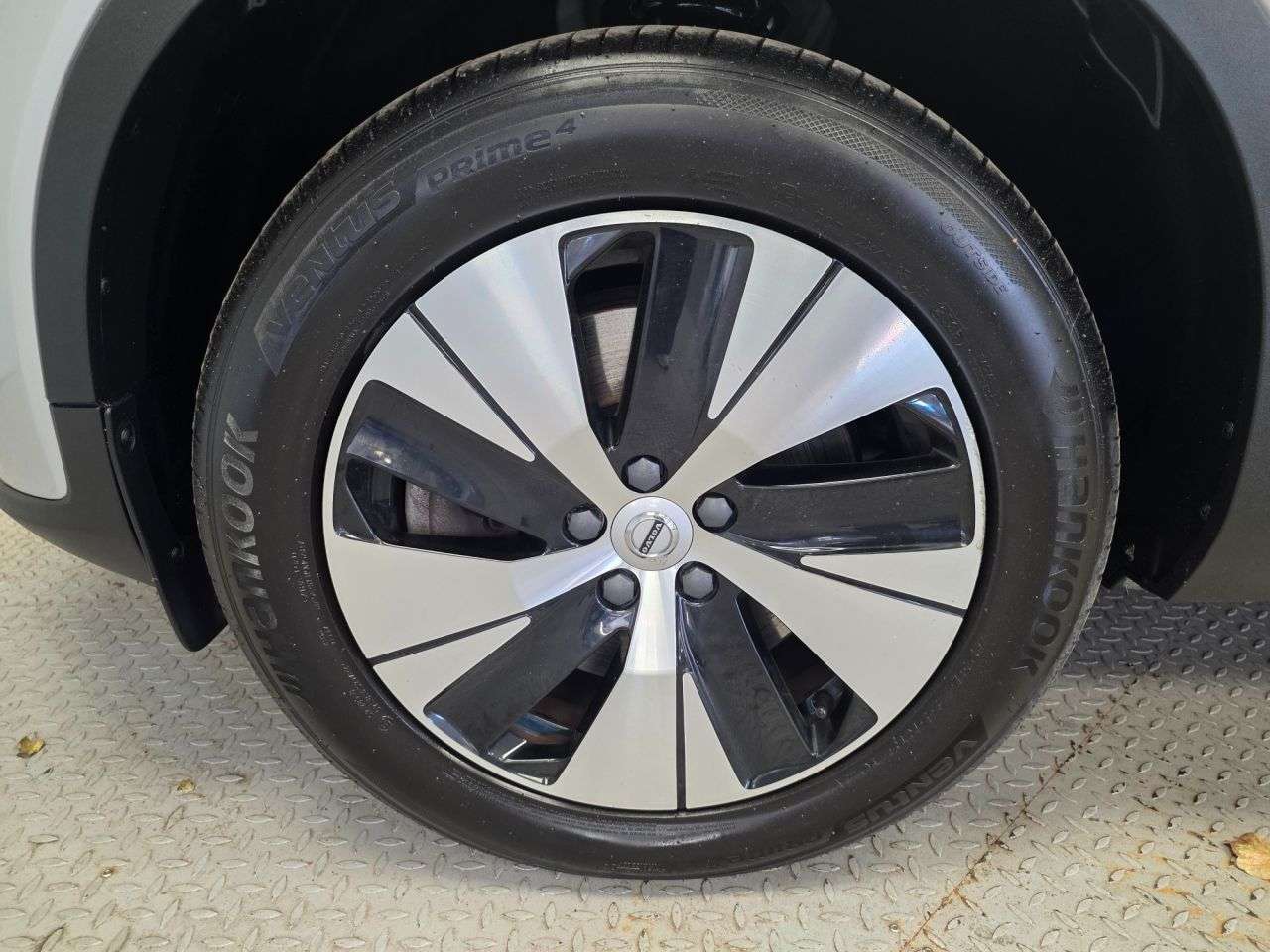 2022 VOLVO XC40 2022 VOLVO XC40