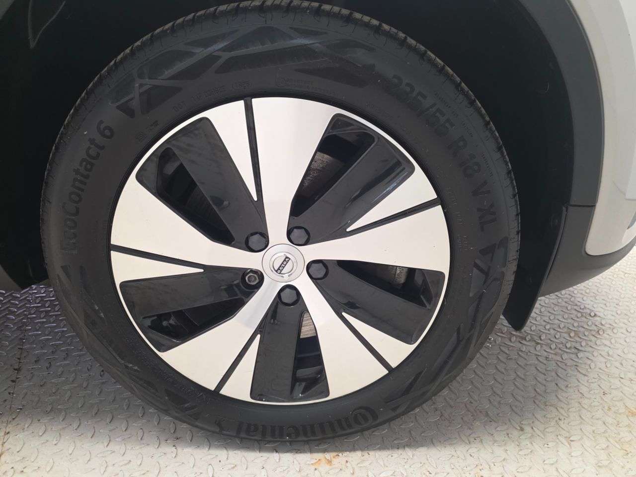 2022 VOLVO XC40 2022 VOLVO XC40