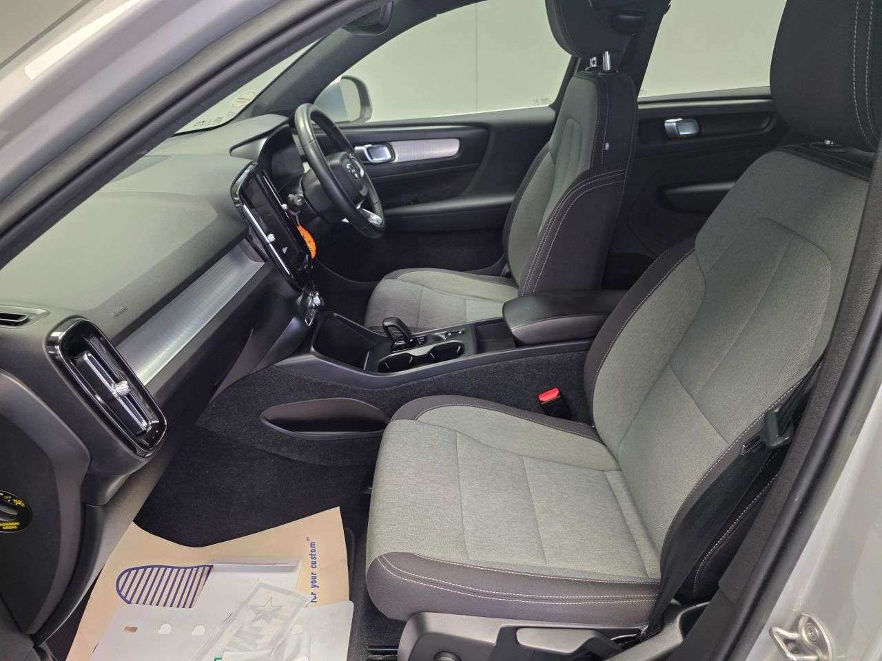 2022 VOLVO XC40 2022 VOLVO XC40