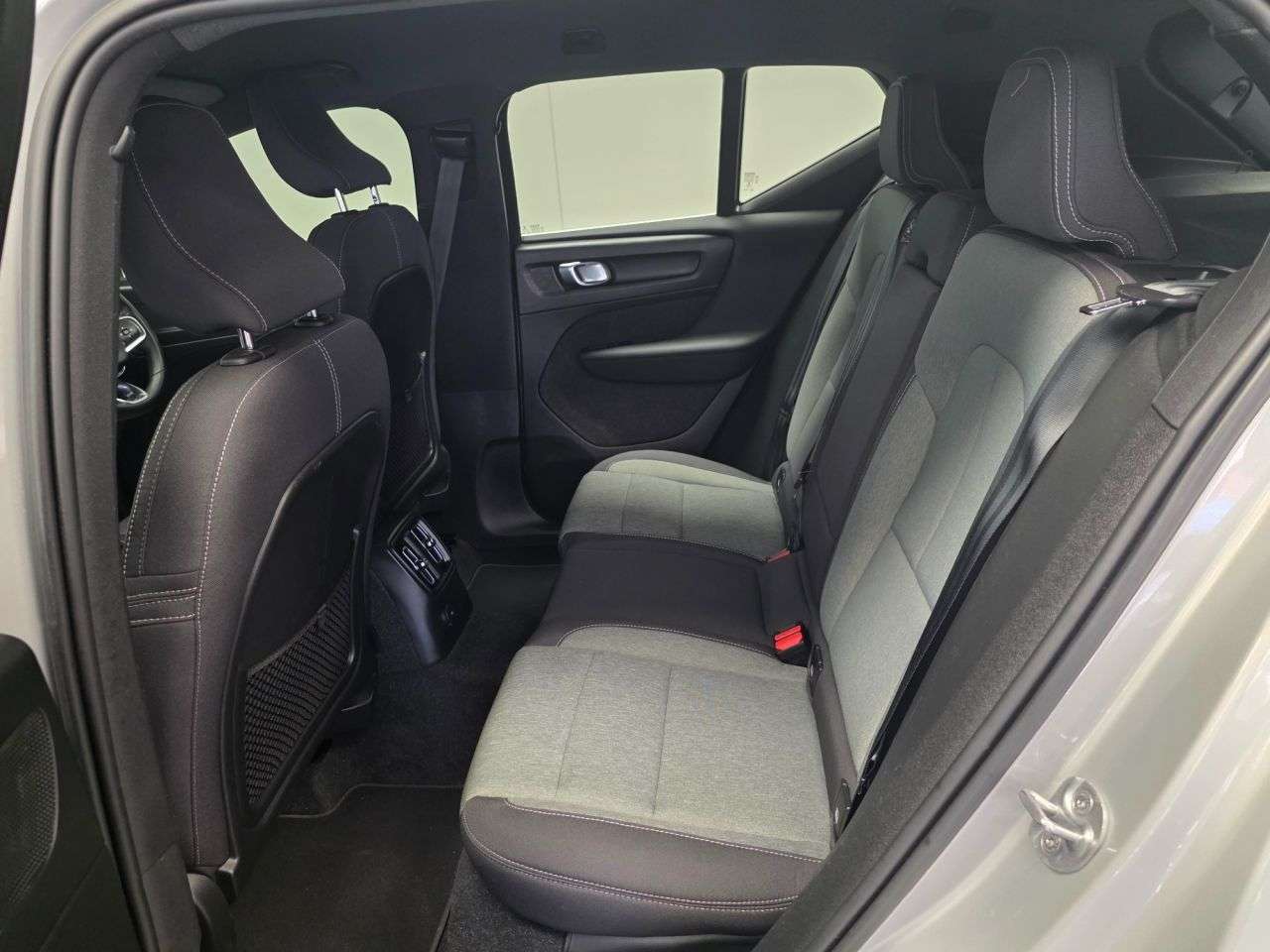 2022 VOLVO XC40 2022 VOLVO XC40