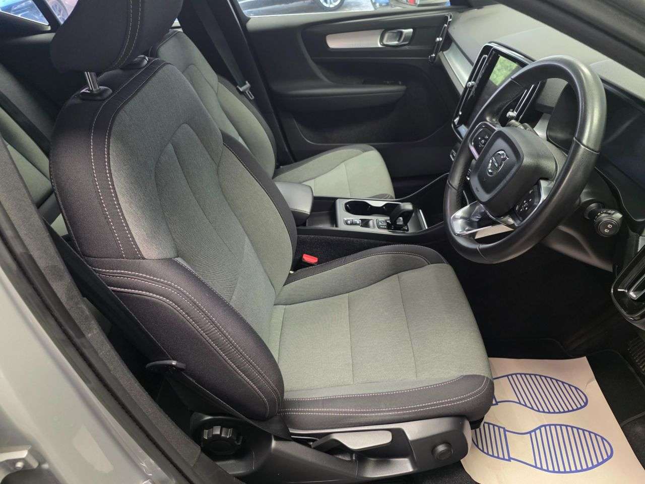 2022 VOLVO XC40 2022 VOLVO XC40