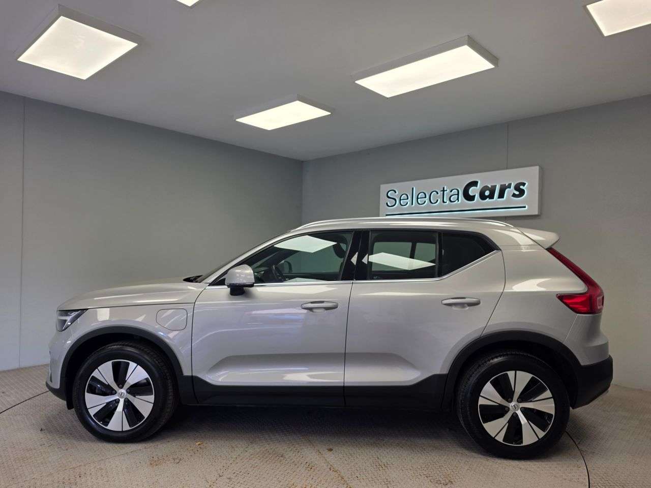 2022 VOLVO XC40 2022 VOLVO XC40