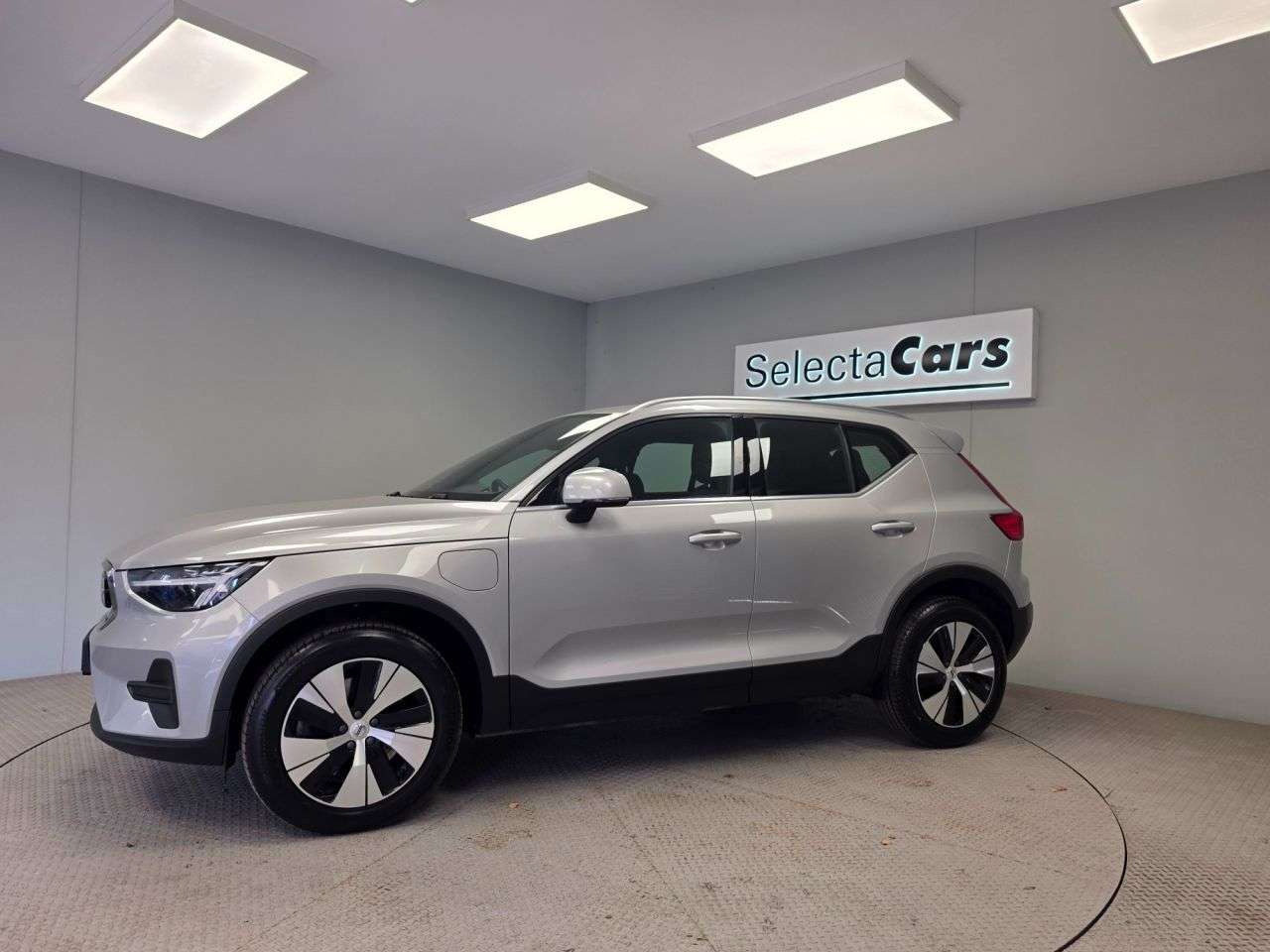 2022 VOLVO XC40 2022 VOLVO XC40