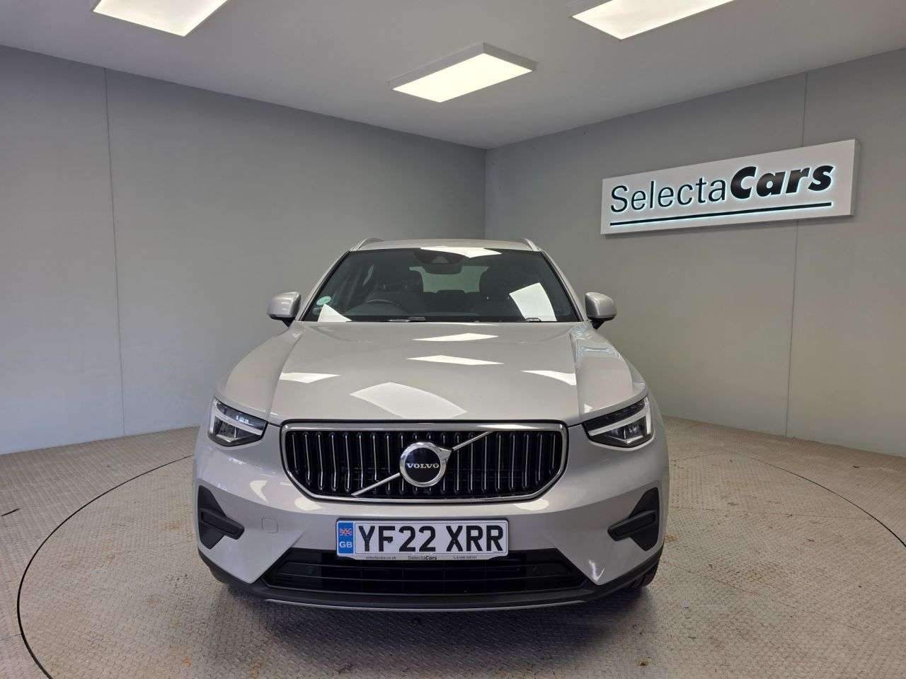 2022 VOLVO XC40 2022 VOLVO XC40
