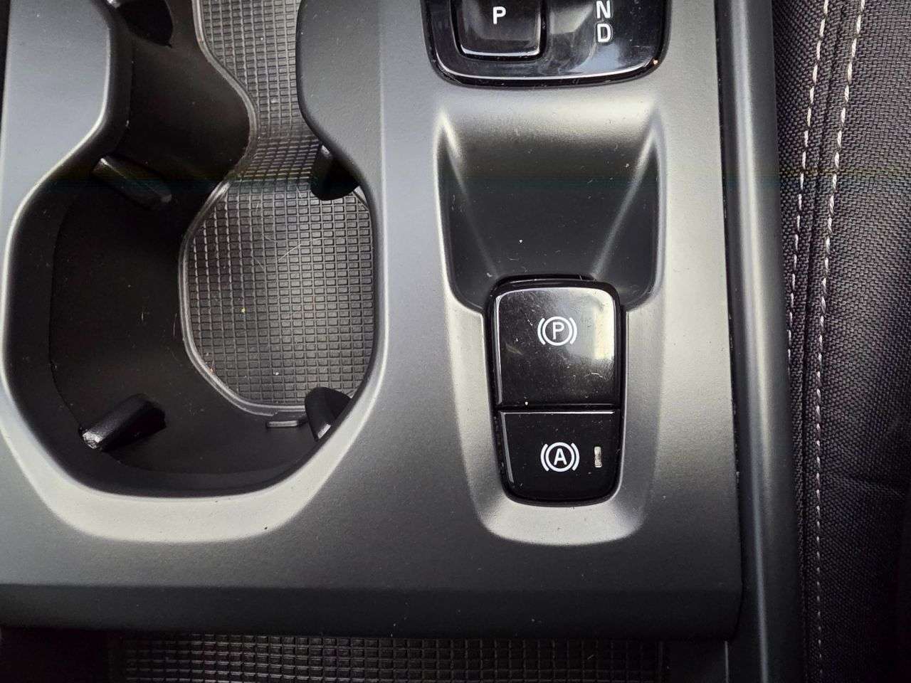 2022 VOLVO XC40 2022 VOLVO XC40