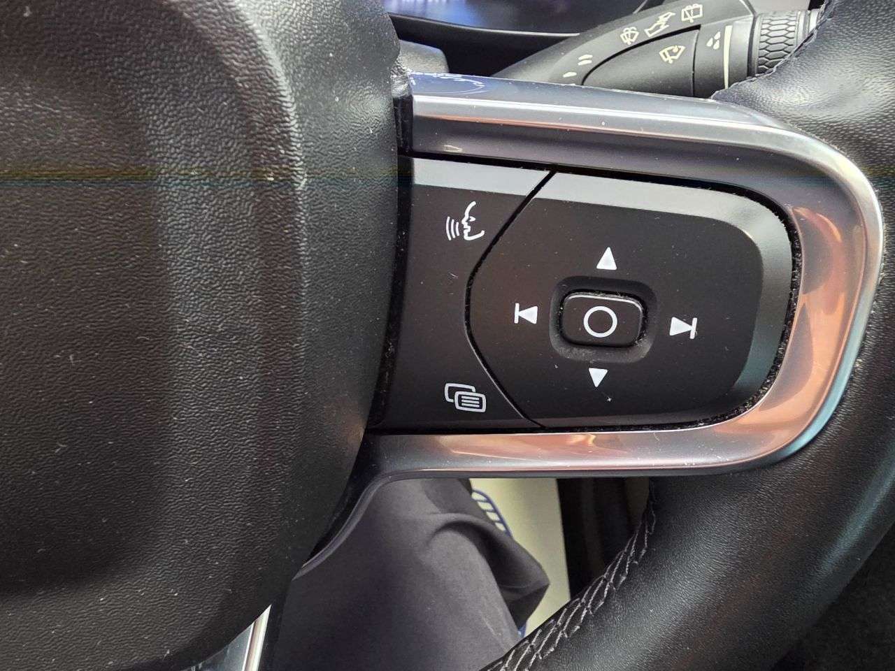 2022 VOLVO XC40 2022 VOLVO XC40