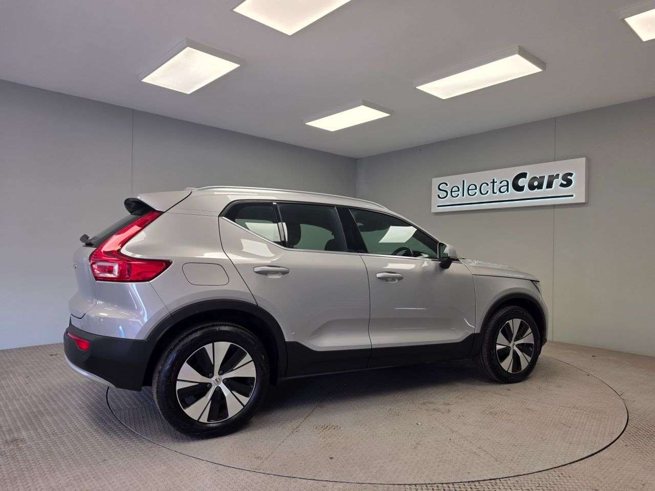 2022 VOLVO XC40 2022 VOLVO XC40