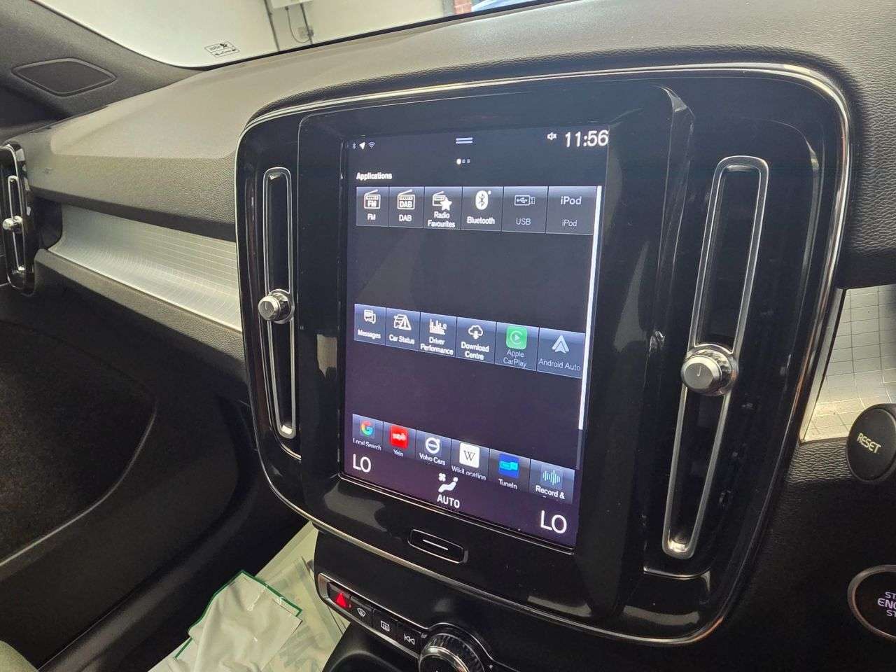 2022 VOLVO XC40 2022 VOLVO XC40