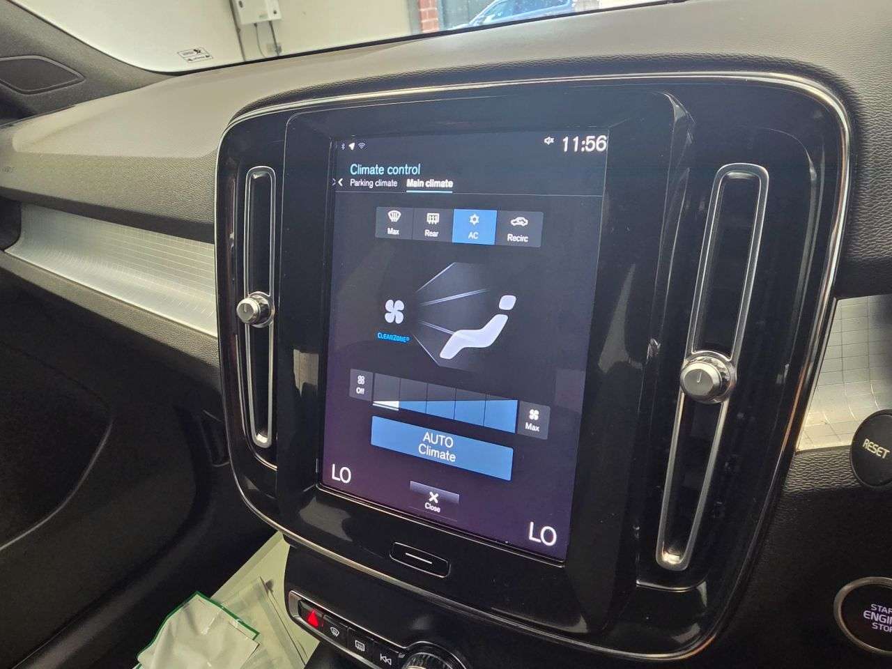 2022 VOLVO XC40 2022 VOLVO XC40