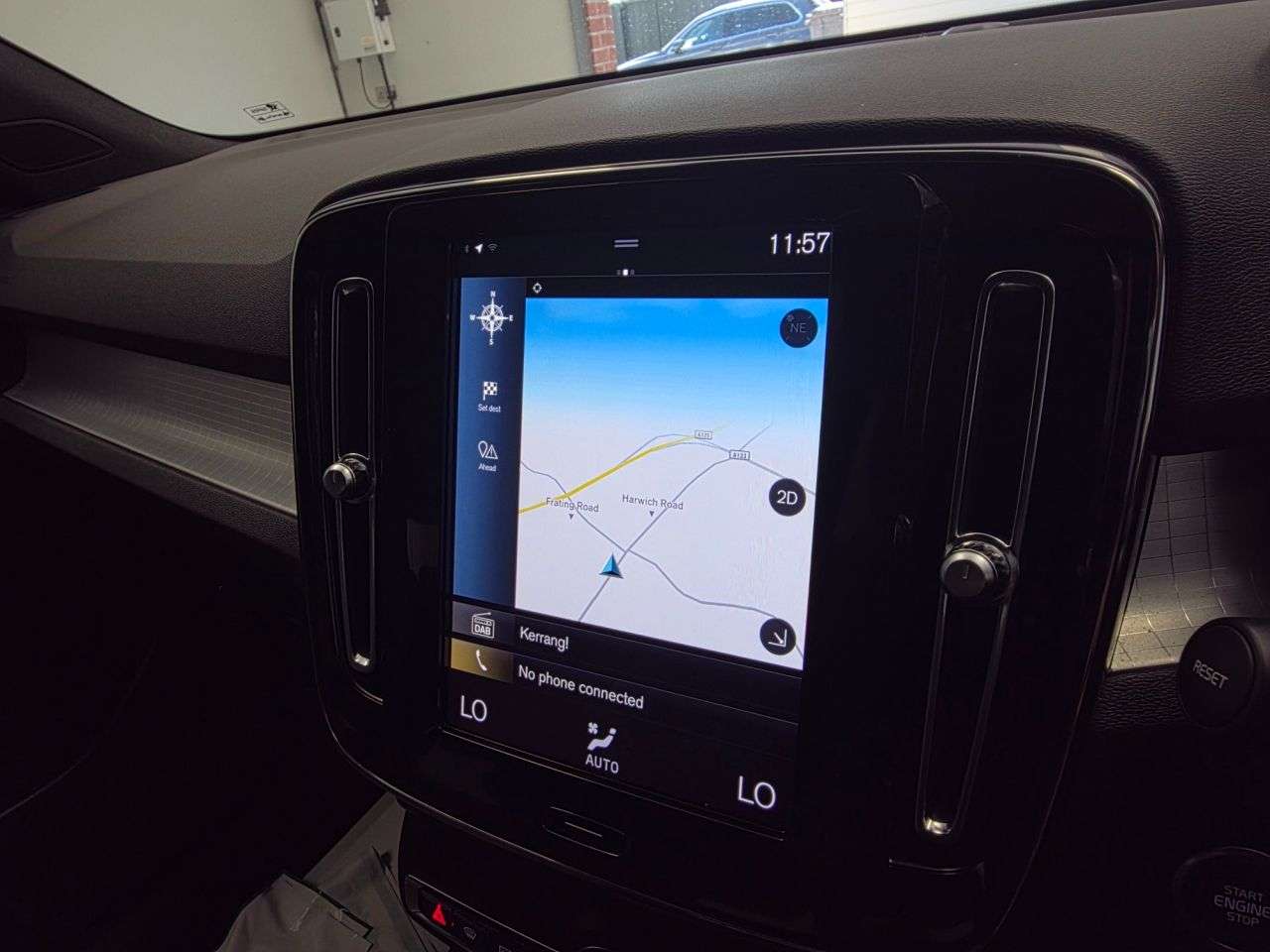 2022 VOLVO XC40 2022 VOLVO XC40