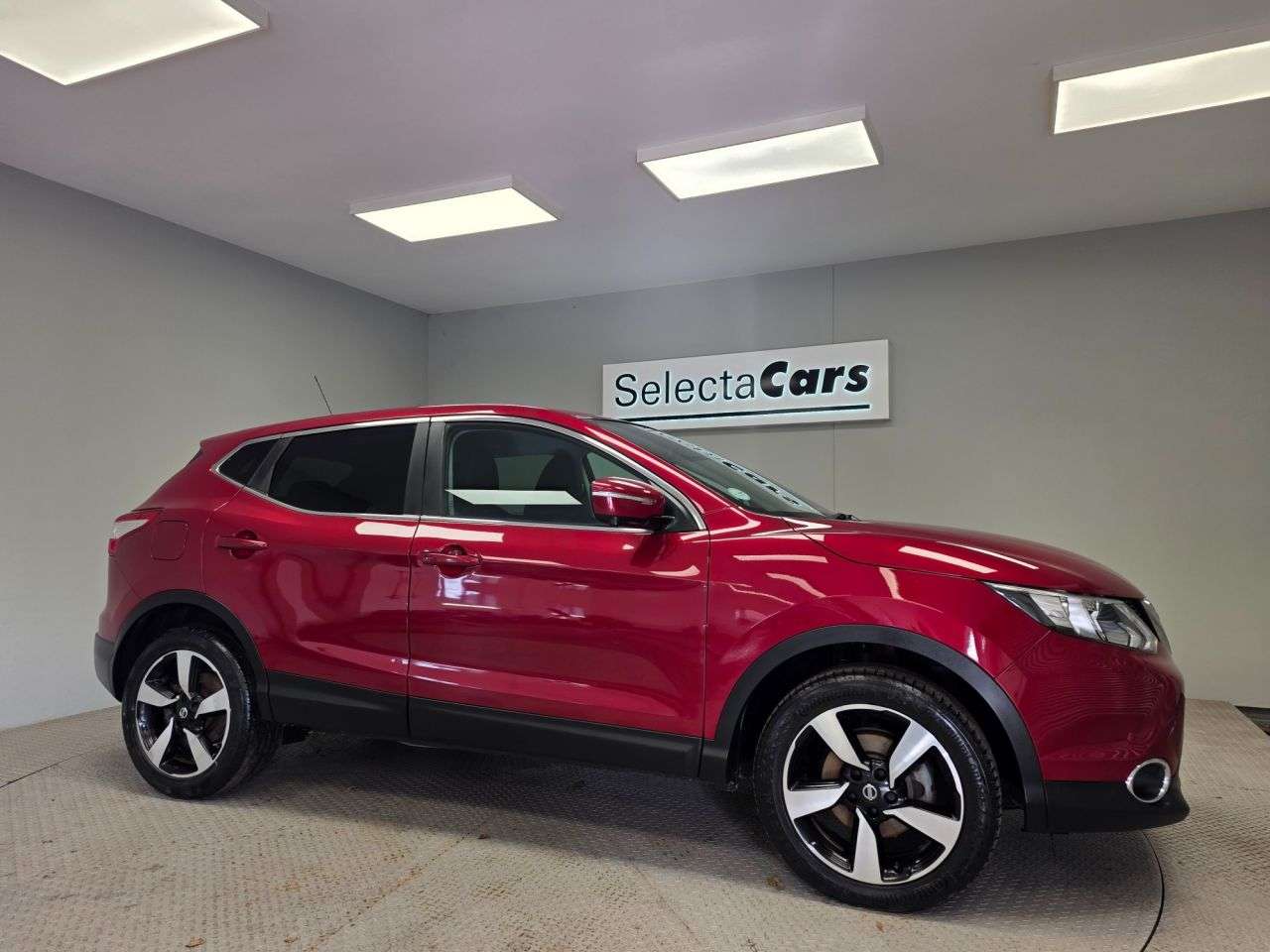 A 2017 NISSAN QASHQAI 1.5 dCi N-Connecta SUV 5dr Diesel Manual 2WD Euro 6 (s/s) (110 ps) A 2017 NISSAN QASHQAI 1.5 dCi N-Connecta SUV 5dr Diesel Manual 2WD Euro 6 (s/s) (110 ps)