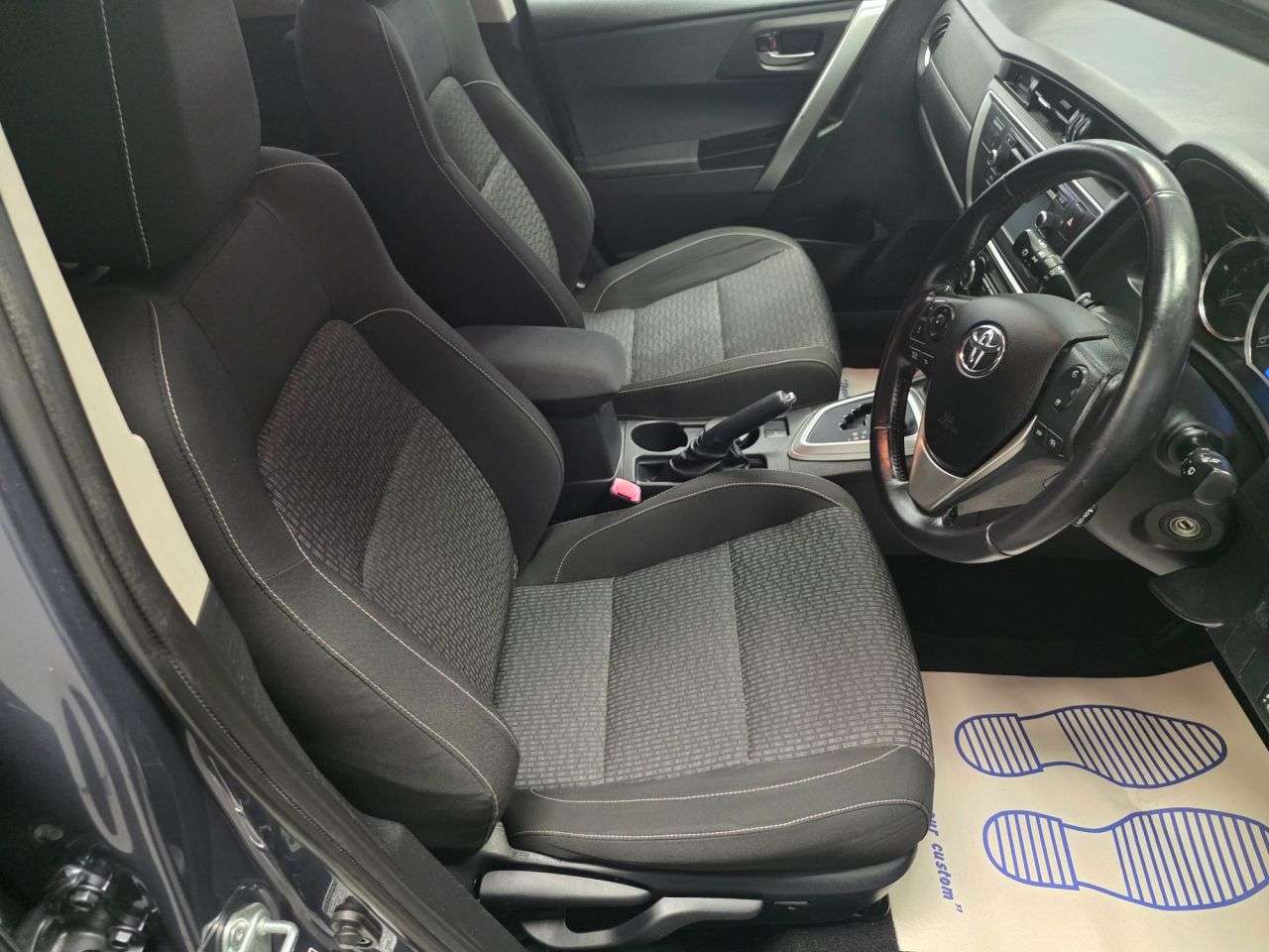 2015 TOYOTA AURIS 2015 TOYOTA AURIS
