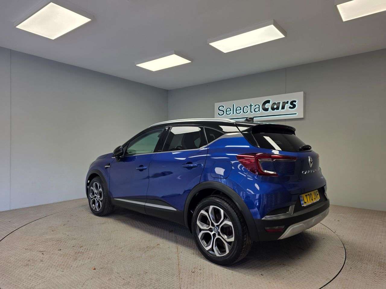 A 2020 RENAULT CAPTUR 1.6 E-TECH 9.8kWh S Edition SUV 5dr Petrol Plug-in Hybrid Auto Euro 6 (s/s) A 2020 RENAULT CAPTUR 1.6 E-TECH 9.8kWh S Edition SUV 5dr Petrol Plug-in Hybrid Auto Euro 6 (s/s)