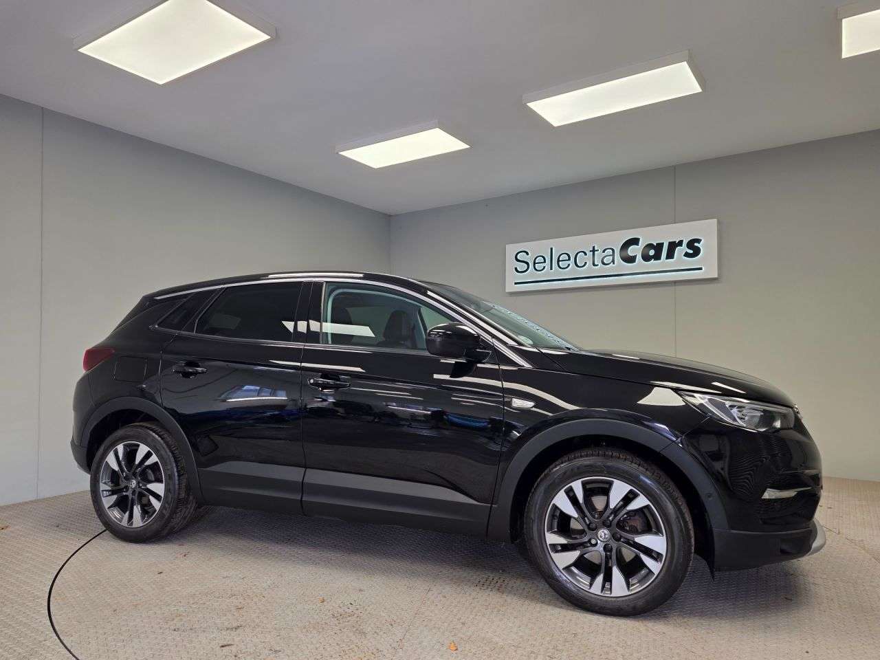 A 2020 VAUXHALL GRANDLAND X 1.2 Turbo Griffin SUV 5dr Petrol Auto Euro 6 (s/s) (130 ps) A 2020 VAUXHALL GRANDLAND X 1.2 Turbo Griffin SUV 5dr Petrol Auto Euro 6 (s/s) (130 ps)