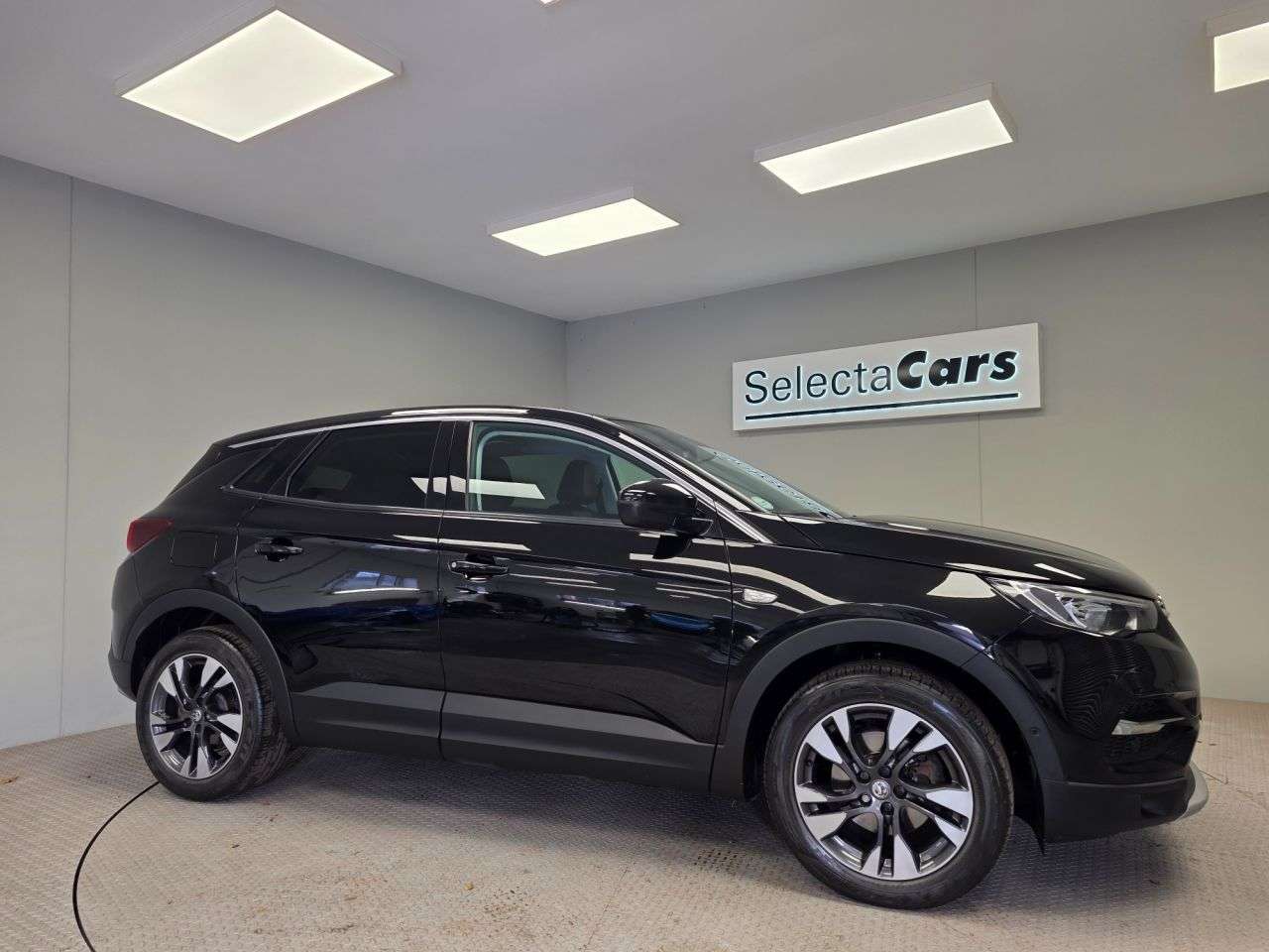 A 2020 VAUXHALL GRANDLAND X 1.2 Turbo Griffin SUV 5dr Petrol Auto Euro 6 (s/s) (130 ps) A 2020 VAUXHALL GRANDLAND X 1.2 Turbo Griffin SUV 5dr Petrol Auto Euro 6 (s/s) (130 ps)