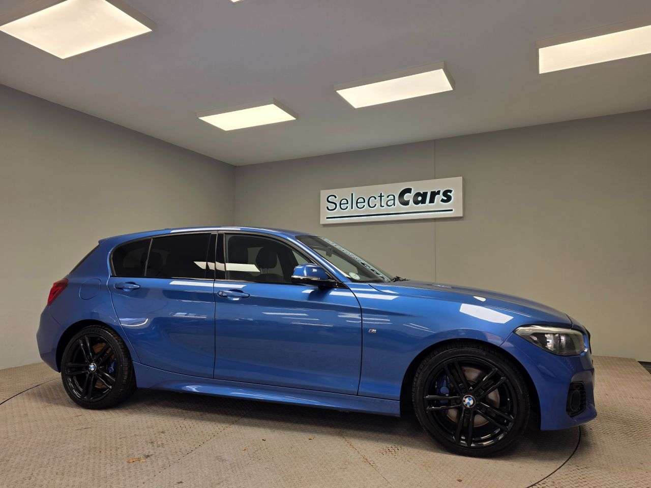 A 2019 BMW 1 SERIES 1.5 118i GPF M Sport Shadow Edition Hatchback 5dr Petrol Manual Euro 6 (s/s A 2019 BMW 1 SERIES 1.5 118i GPF M Sport Shadow Edition Hatchback 5dr Petrol Manual Euro 6 (s/s