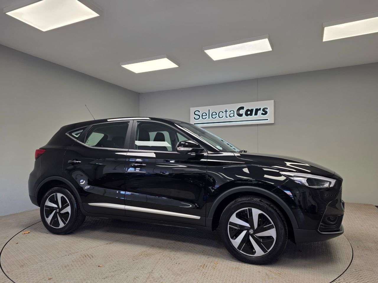 A 2022 MG MG ZS 72.6kWh SE Long Range SUV 5dr Electric Auto (156 ps) A 2022 MG MG ZS 72.6kWh SE Long Range SUV 5dr Electric Auto (156 ps)